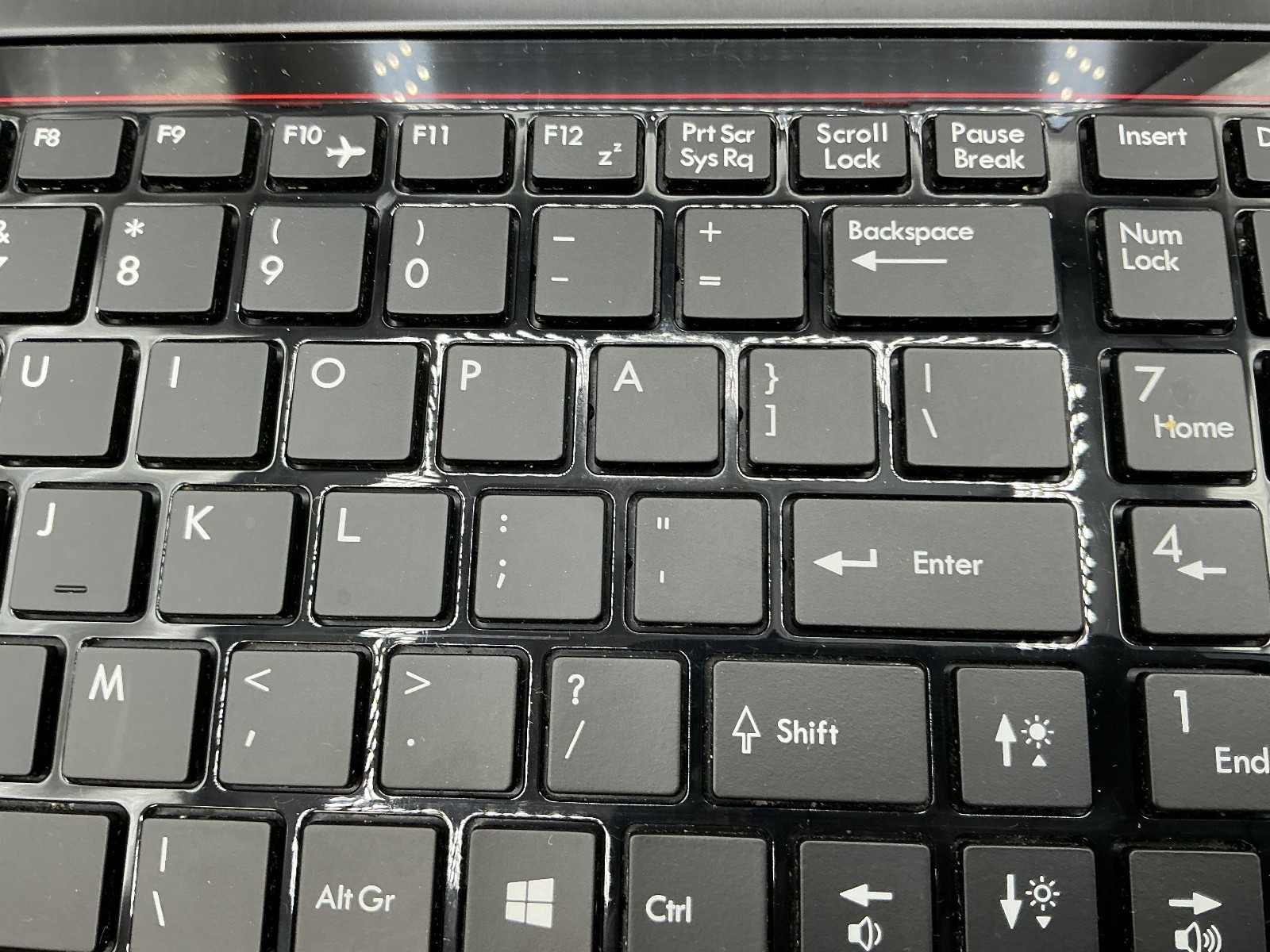 MSI GE 60 2PE APACHE PRO, i7-47 10HQ @ 2.5GHz, 16GB, 500G SSD, GTX 860M, Win 10.