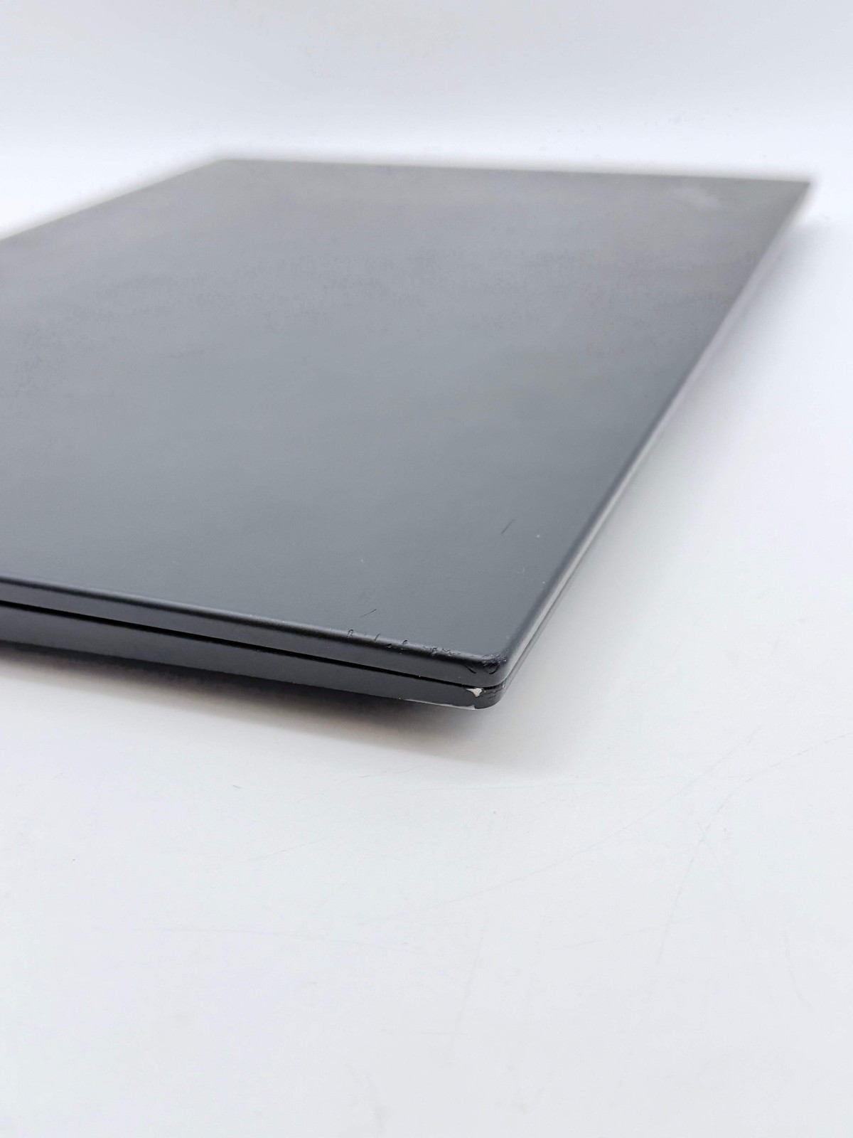 Lenovo ThinkPad P1 Gen 3 16″ Intel UHD Graphics P630 32GB RAM 1TB Black Laptop