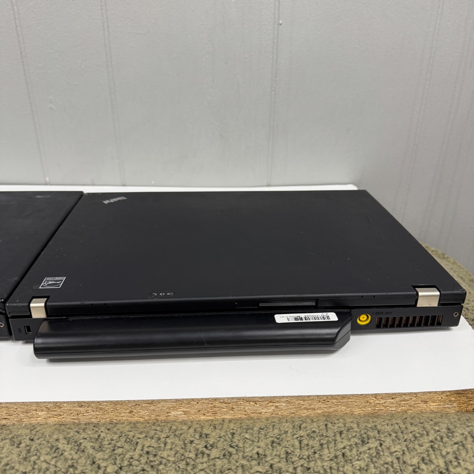 Lenovo ThinkPad T61 No HDD No Charger Set of 2 For PARTS ONLY UNTESTED | READ