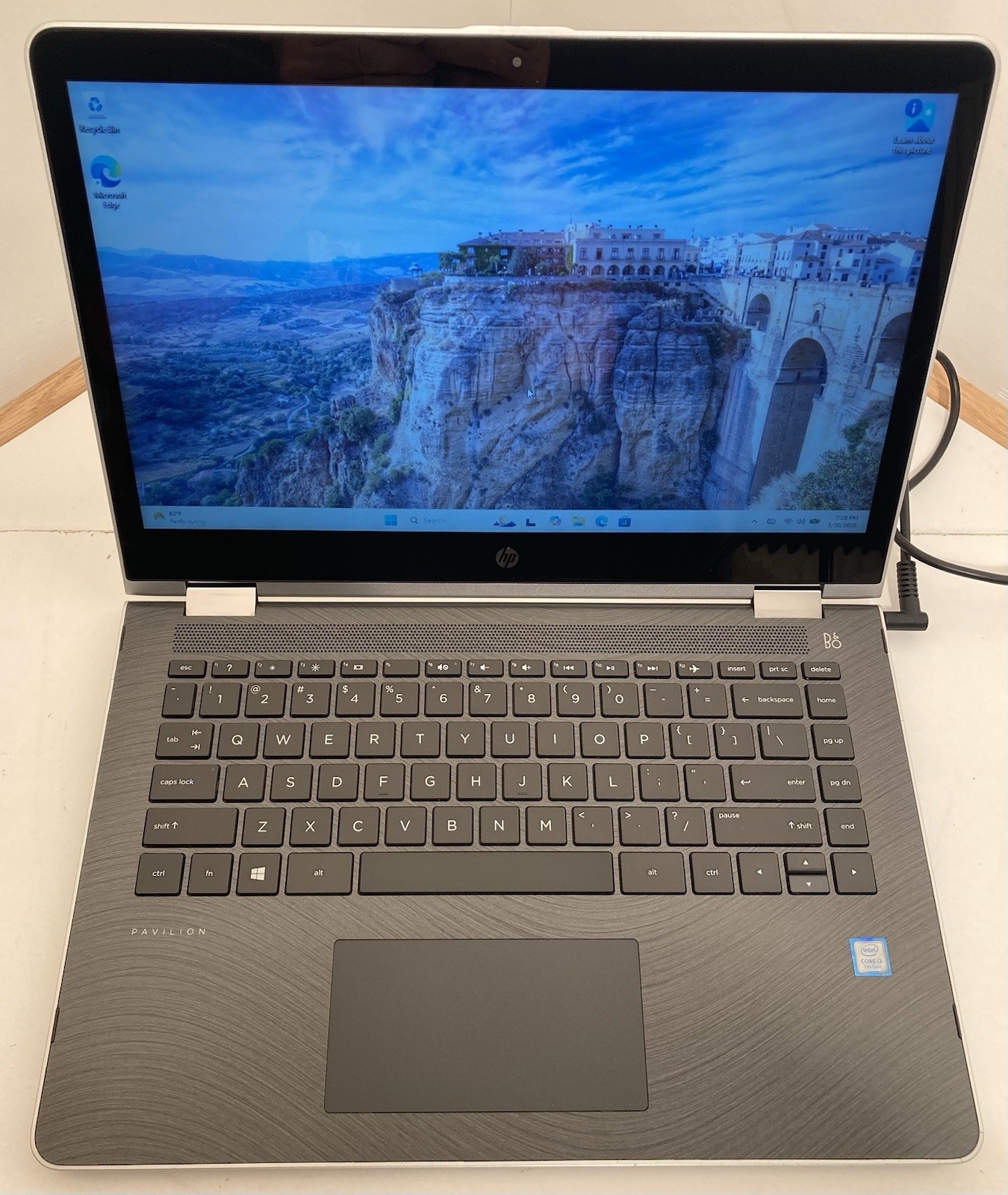 HP Pavilion x360m Convertible 2in1 Laptop Windows 11 /i3 7100U, 8GB, 240GB/READ