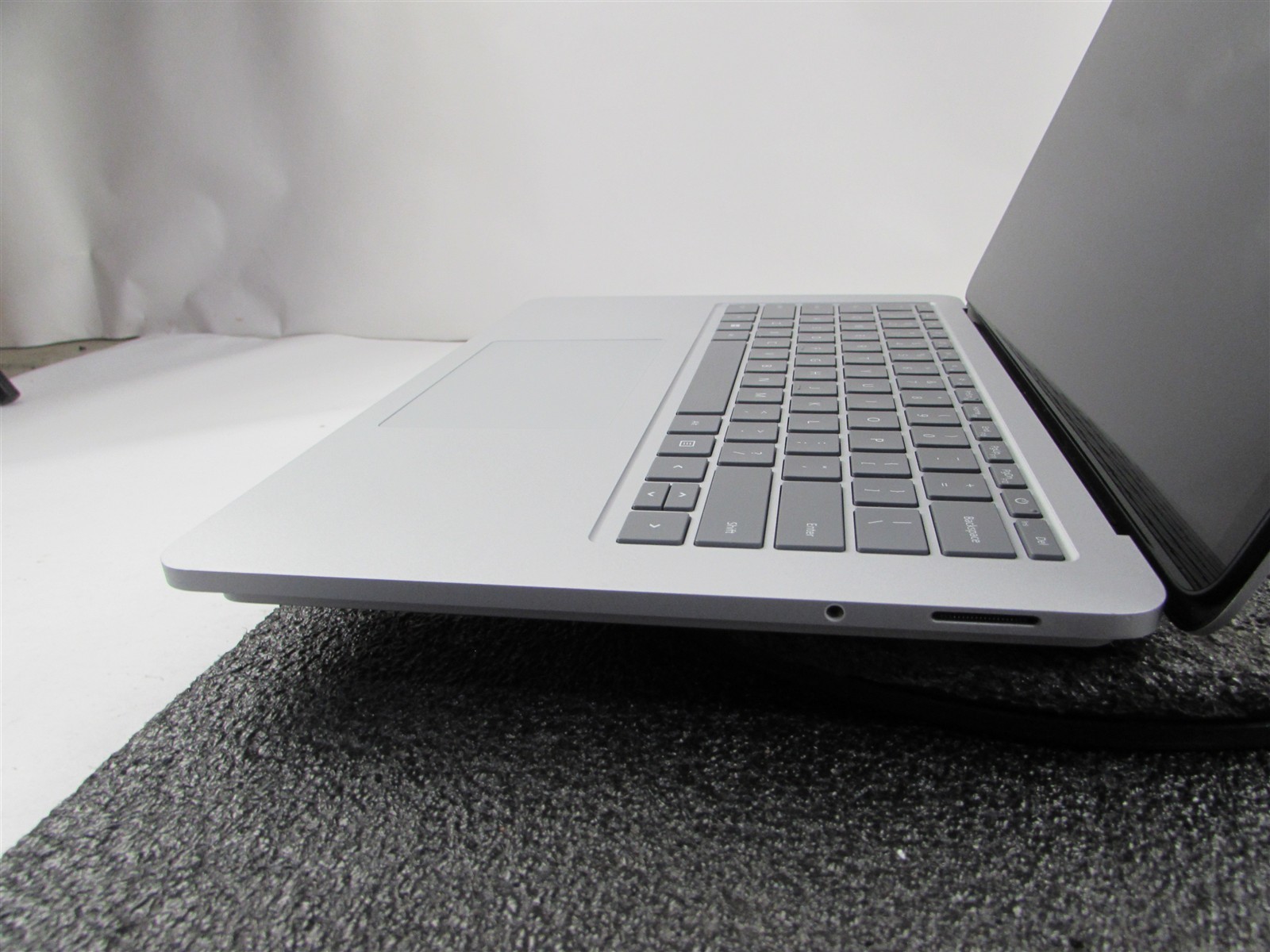 Microsoft Surface Laptop Studio 1964 i7-11370H 1TB SSD 32GB RTX A2000 *No A/C*