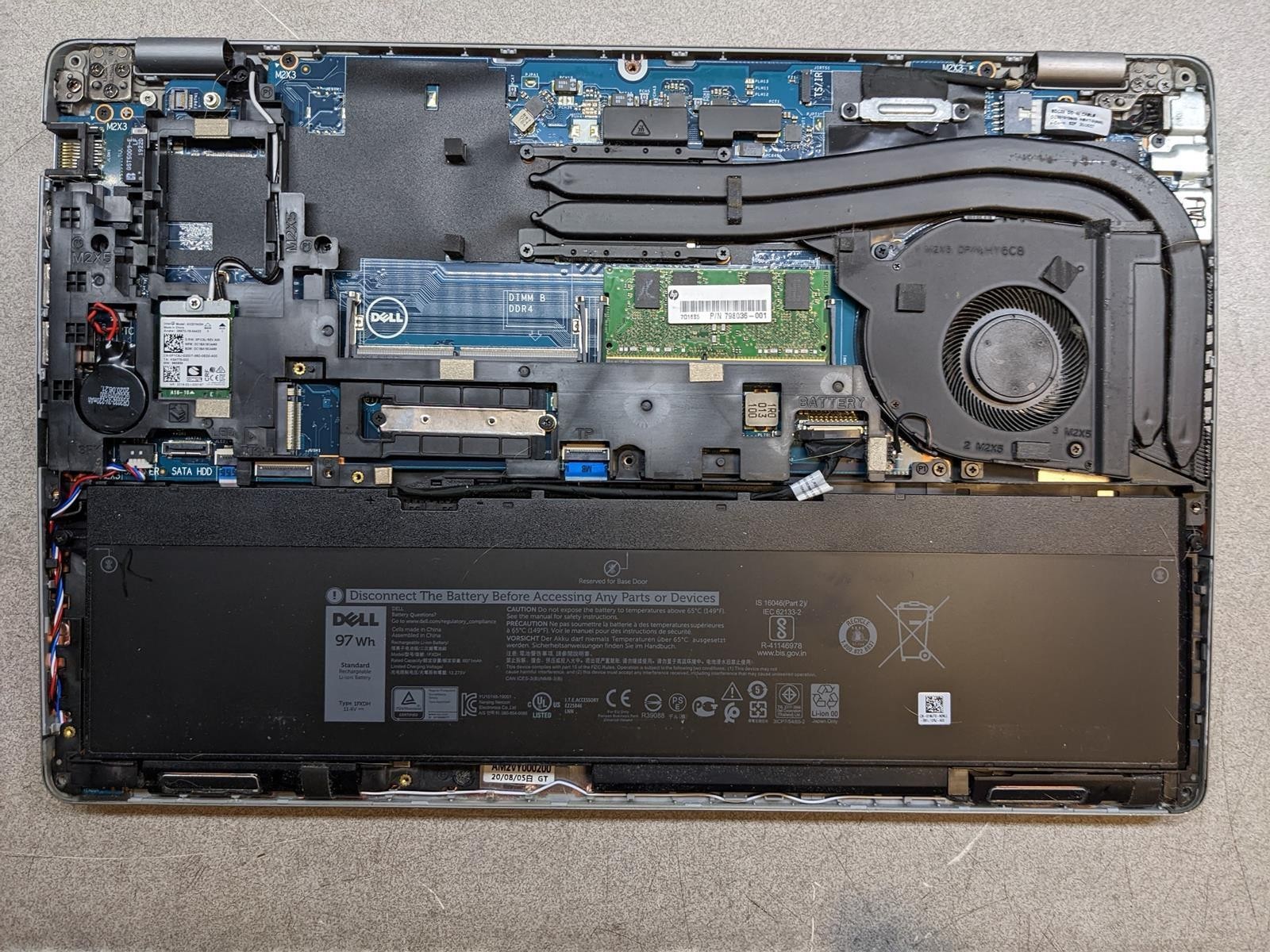 DELL LATITUDE 5511 i5-10300H @ 2.5 GHz, 4GB RAM, NO HDD/OS