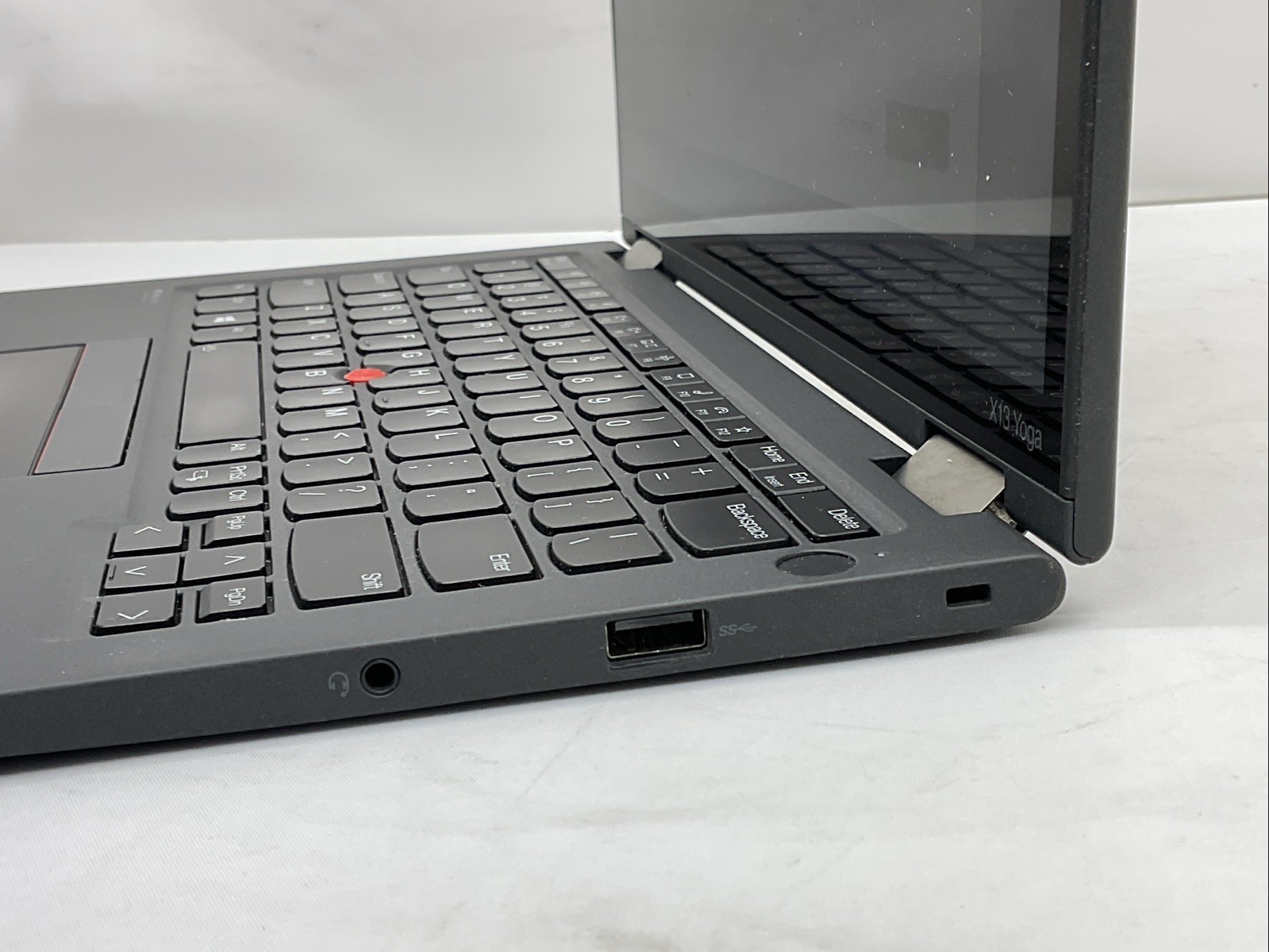 Lenovo ThinkPad X13 Yoga Gen 2 – i5-1135G7 – 8GB, 256GB, Touch, Windows 11 + ADP