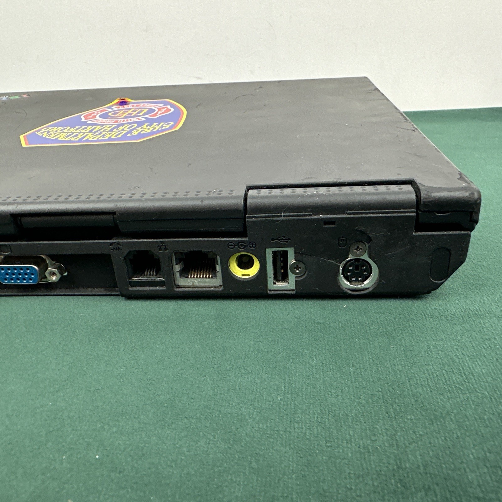 IBM ThinkPad T22 Laptop Type 2647 Vintage Windows 98/2000 Parts Repair As Is