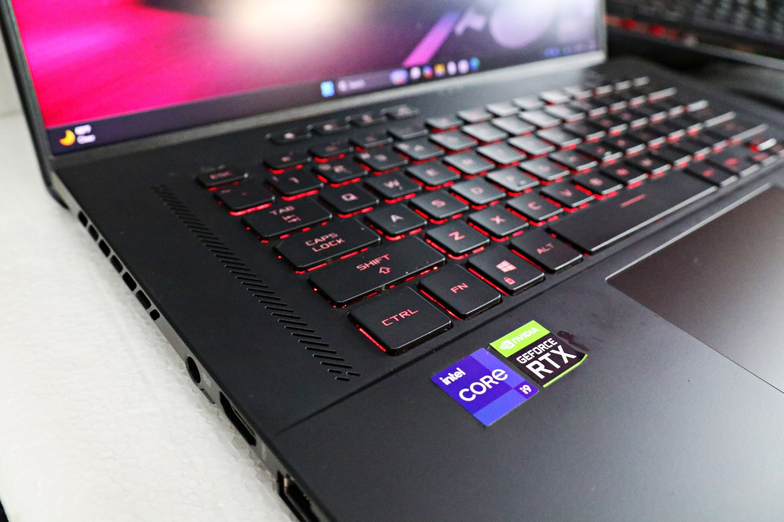 ASUS ROG Zephyrus M16 i9-11900H RTX 3060 24GB RAM 1TB SSD 16″ W11