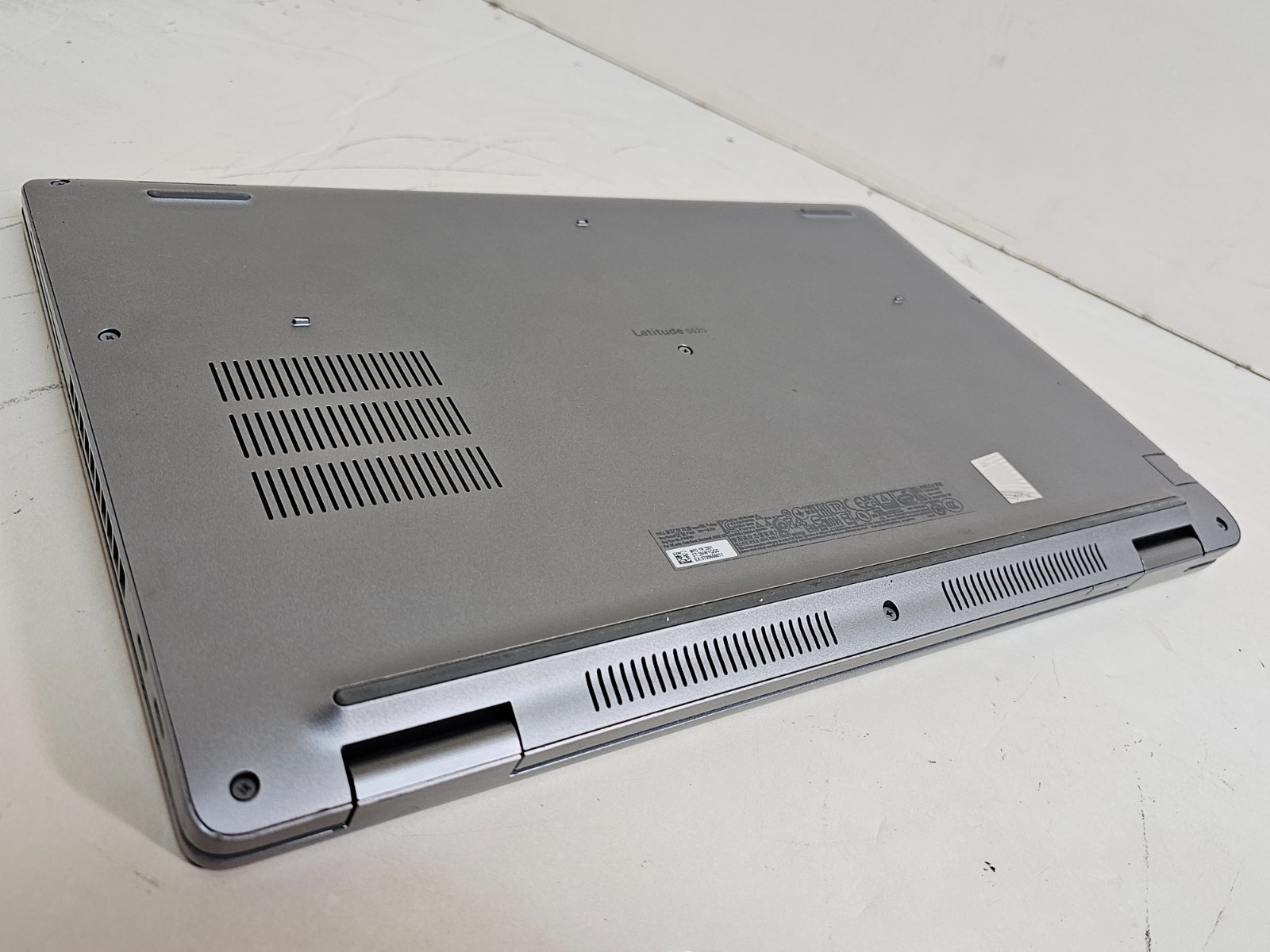Dell Latitude 5520 Laptop – 2.6 GHz i5-1145G7 16GB 512GB 15.6″ Touchscreen SP30