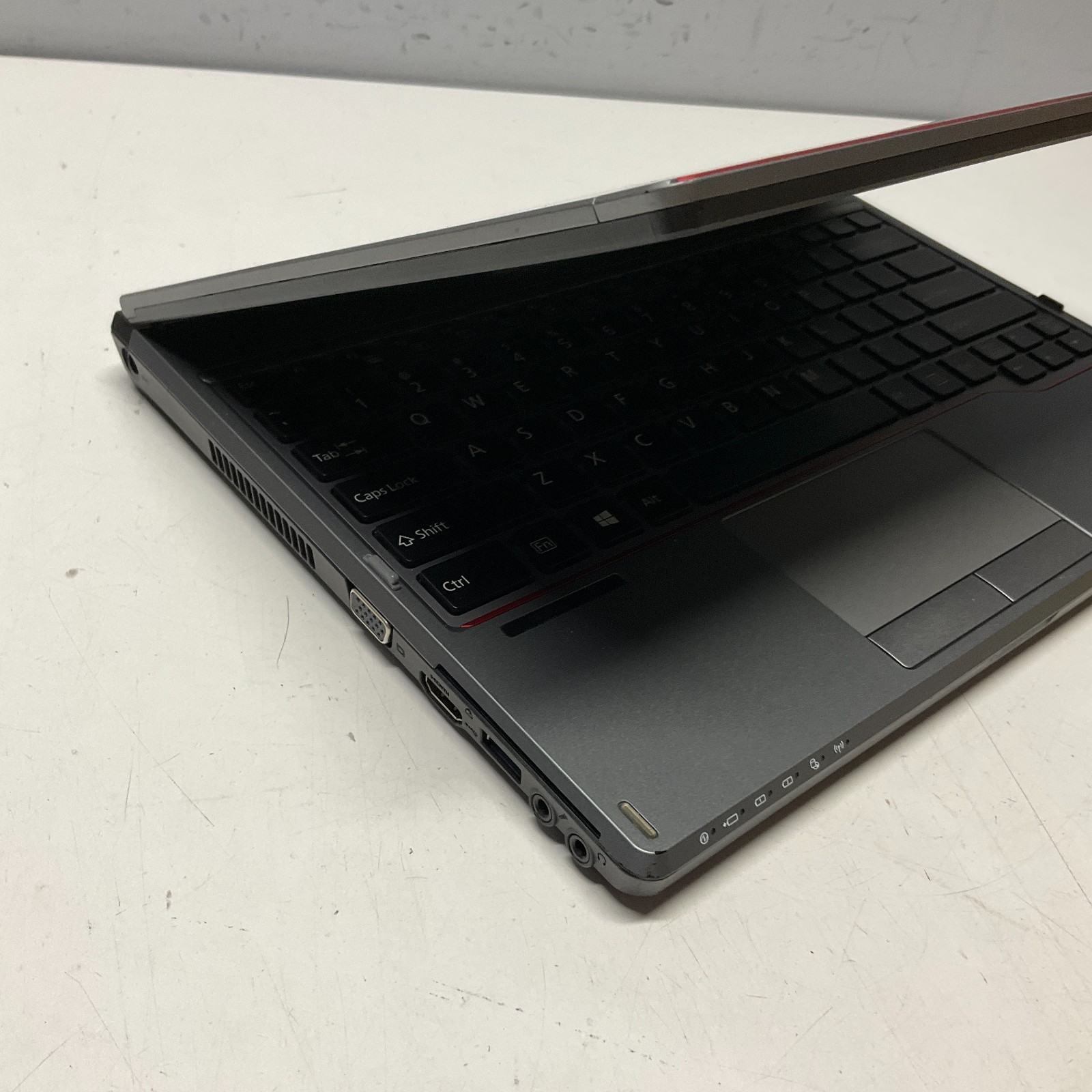 Fujitsu Lifebook T725 13.3” Laptop Intel Core i5-5200U @ 2.20 GHz 8GB BIOS READ