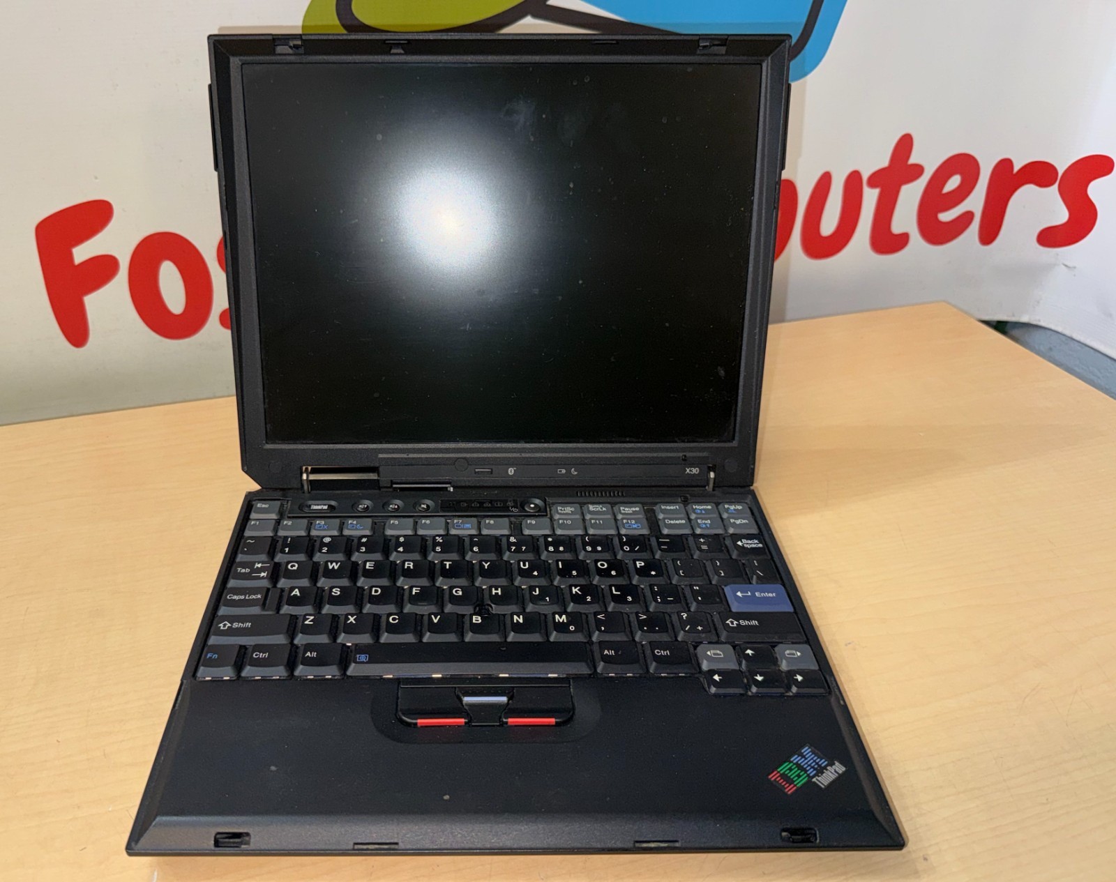 IBM ThinkPad T30 Type 2672 Laptop with Docking Station and Power Adapter KL