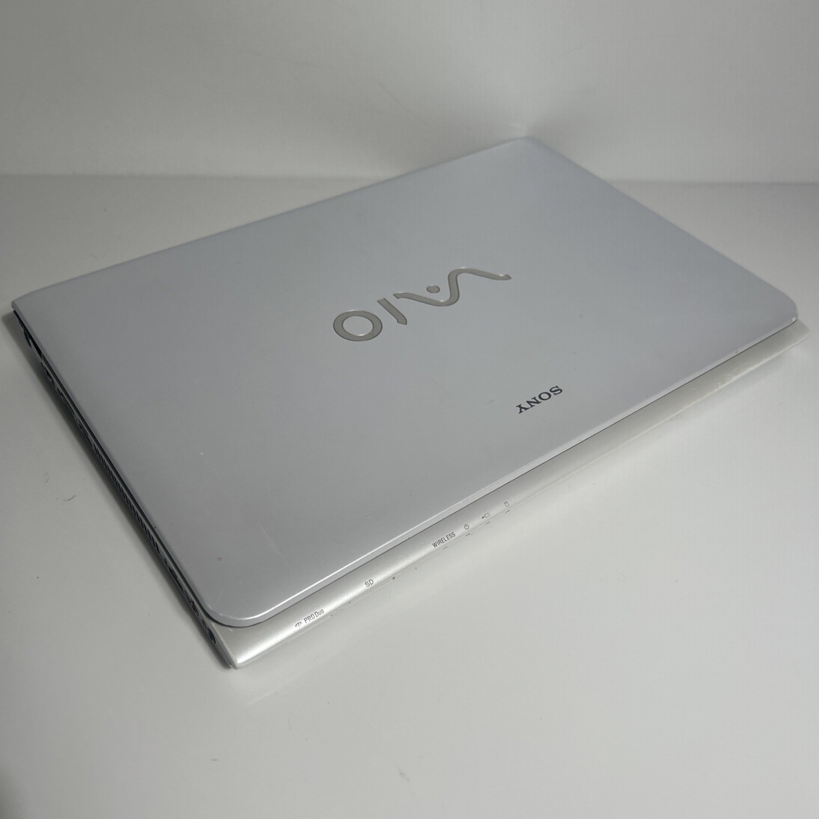 Sony Vaio SVE151J11M White Laptop. 15.6″ Screen. 4GB. No Hard Disk