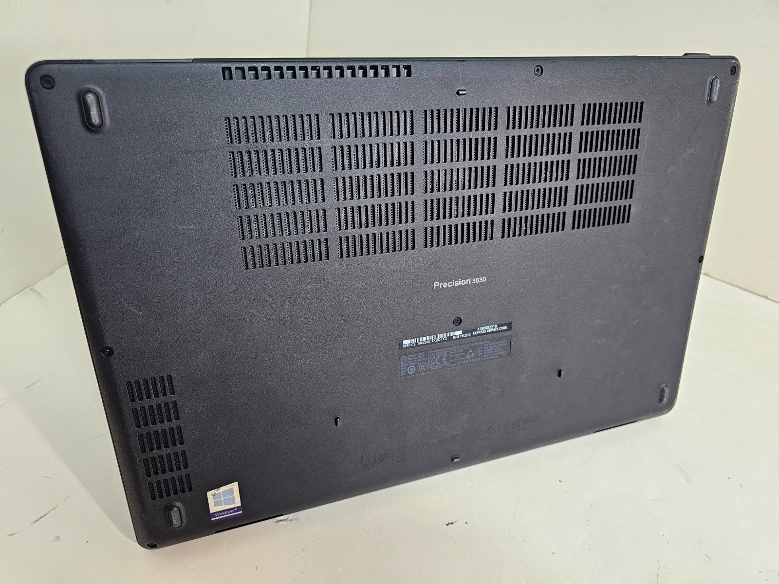 Dell Precision 3530 Laptop – 2.6 GHz i7-8850H 16GB 256GB SSD Webcam 15.6″ – SP2