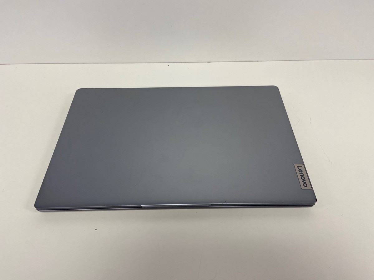 Windows 11 Lenovo ideaPad Slim 3 with 8gb 128SSD with charger. 7/2 (P04024672)