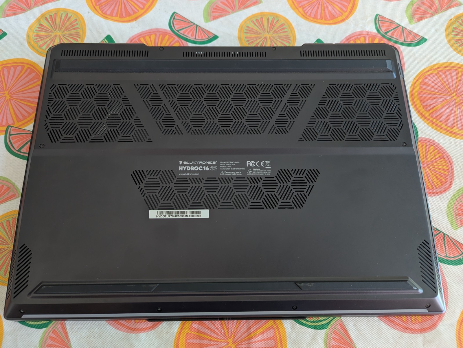Eluktronics Hydroc G2 275HX QHD+ miniLED 5090 2x24GB MANIX RAM 2TB Gen4 SSD 99W