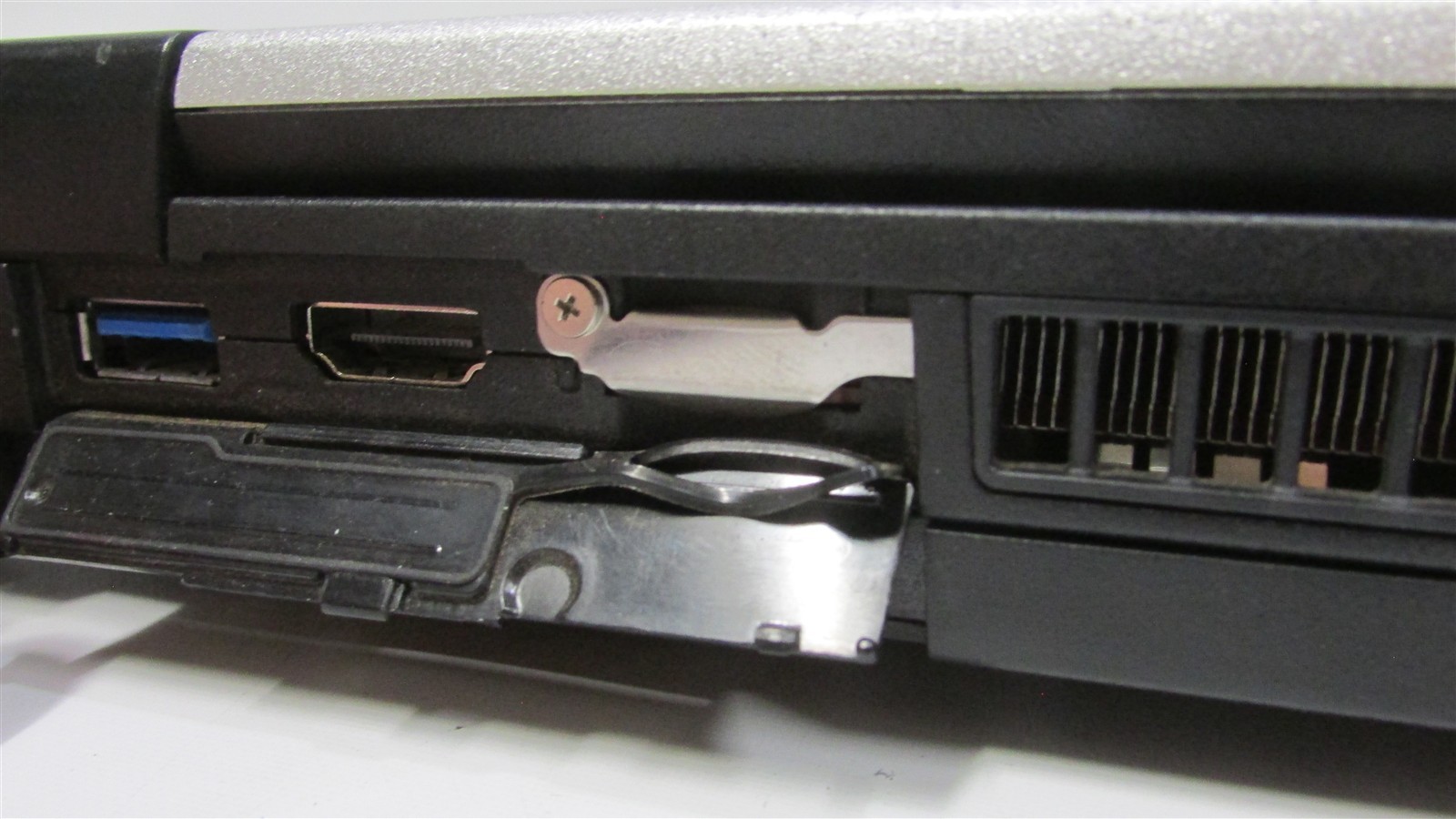 Panasonic Toughbook CF-54 MK3 i5-7300U 2.6GHz 8GB 500GB HDD 14″ W10P BIOS LOCK