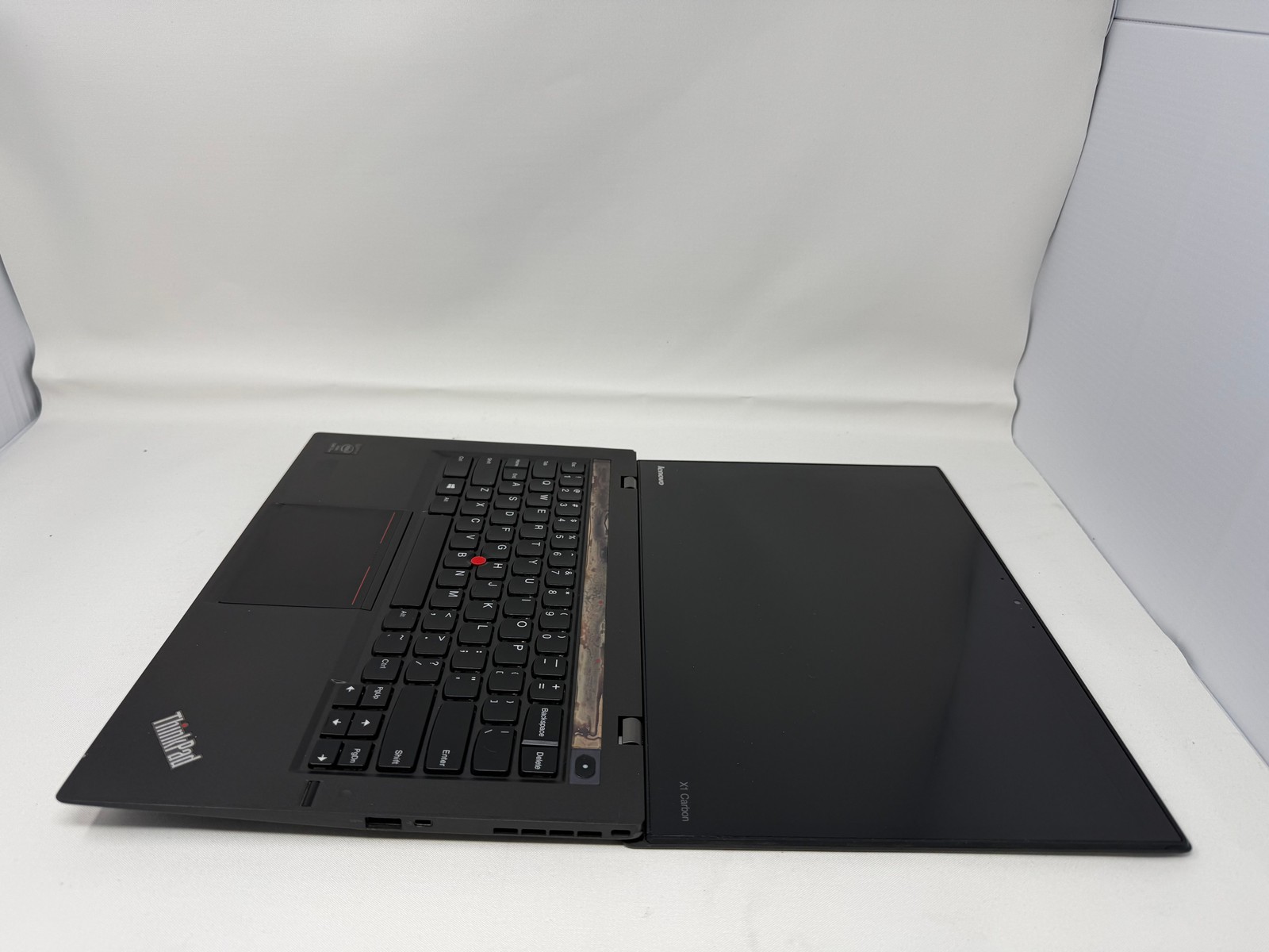 LENOVO ThinkPad X1 Carbon (5th Gen) i7-4600U 8GB No HD Intel Integrated Graphics