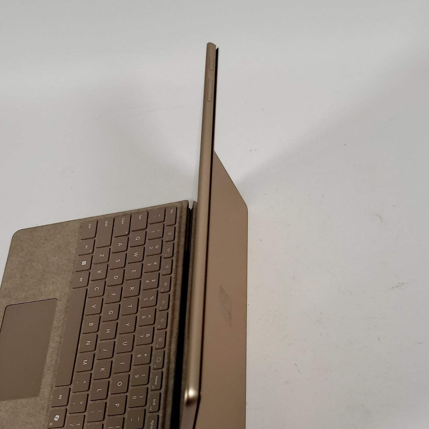 Microsoft Surface Pro 11 2076 13″ Snapdragon X Plus 3.4GHz 16GB RAM 512GB SSD