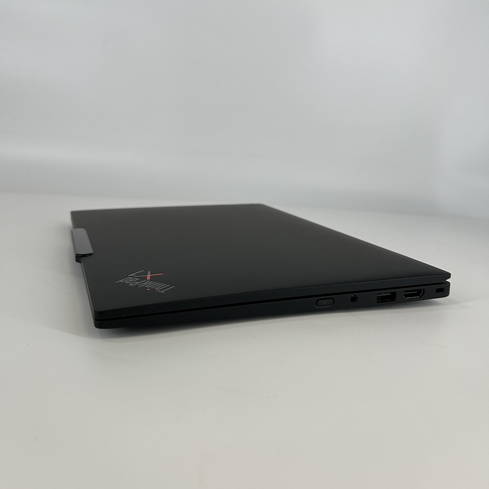 Lenovo ThinkPad X1 Carbon Gen 12 14 FHD+ 1.7 GHz Ultra 7 155U 32GB 512GB SSD