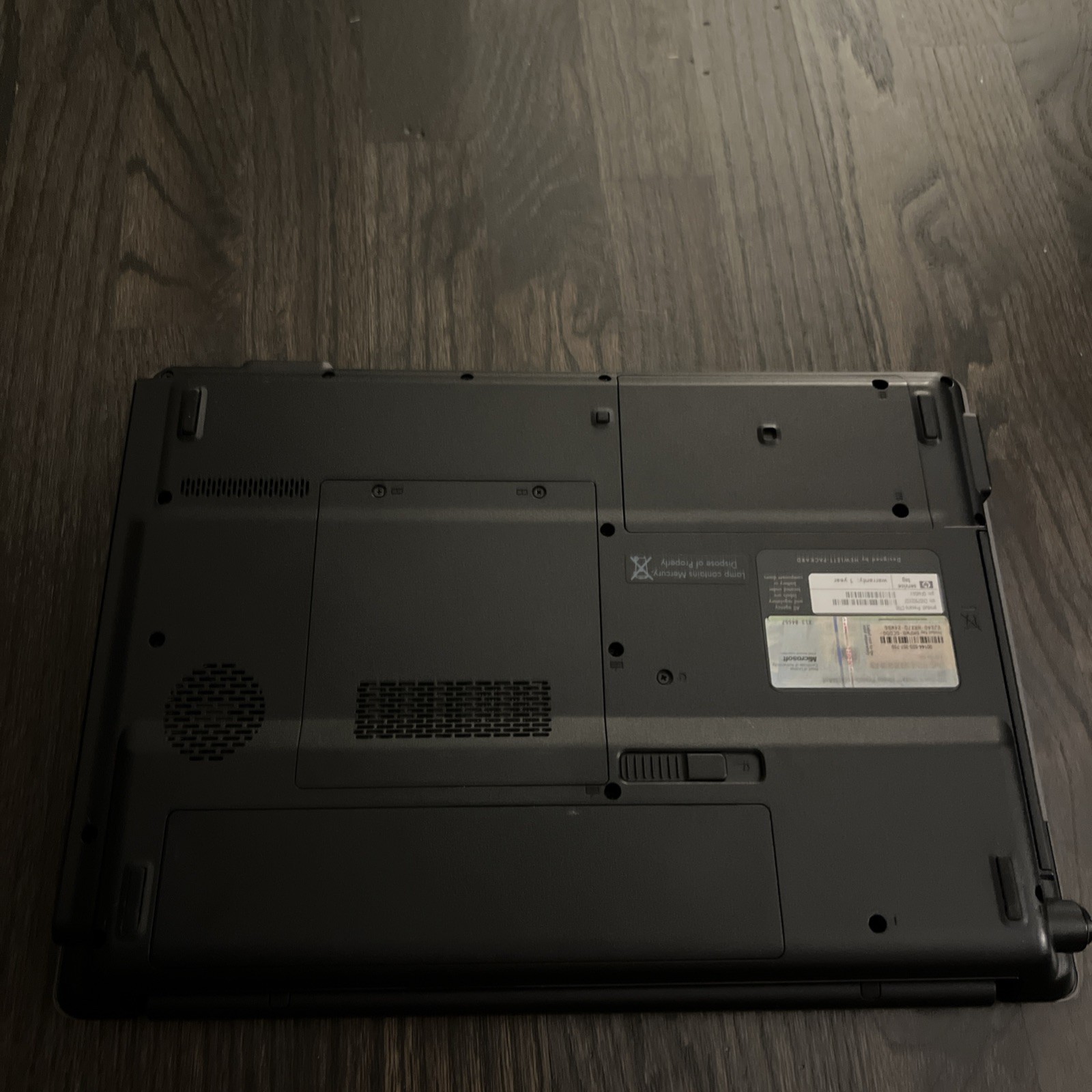 HP Compaq Presario C700 Laptop For Parts Broken LCD Screen Boots NO HDD/RAM JR