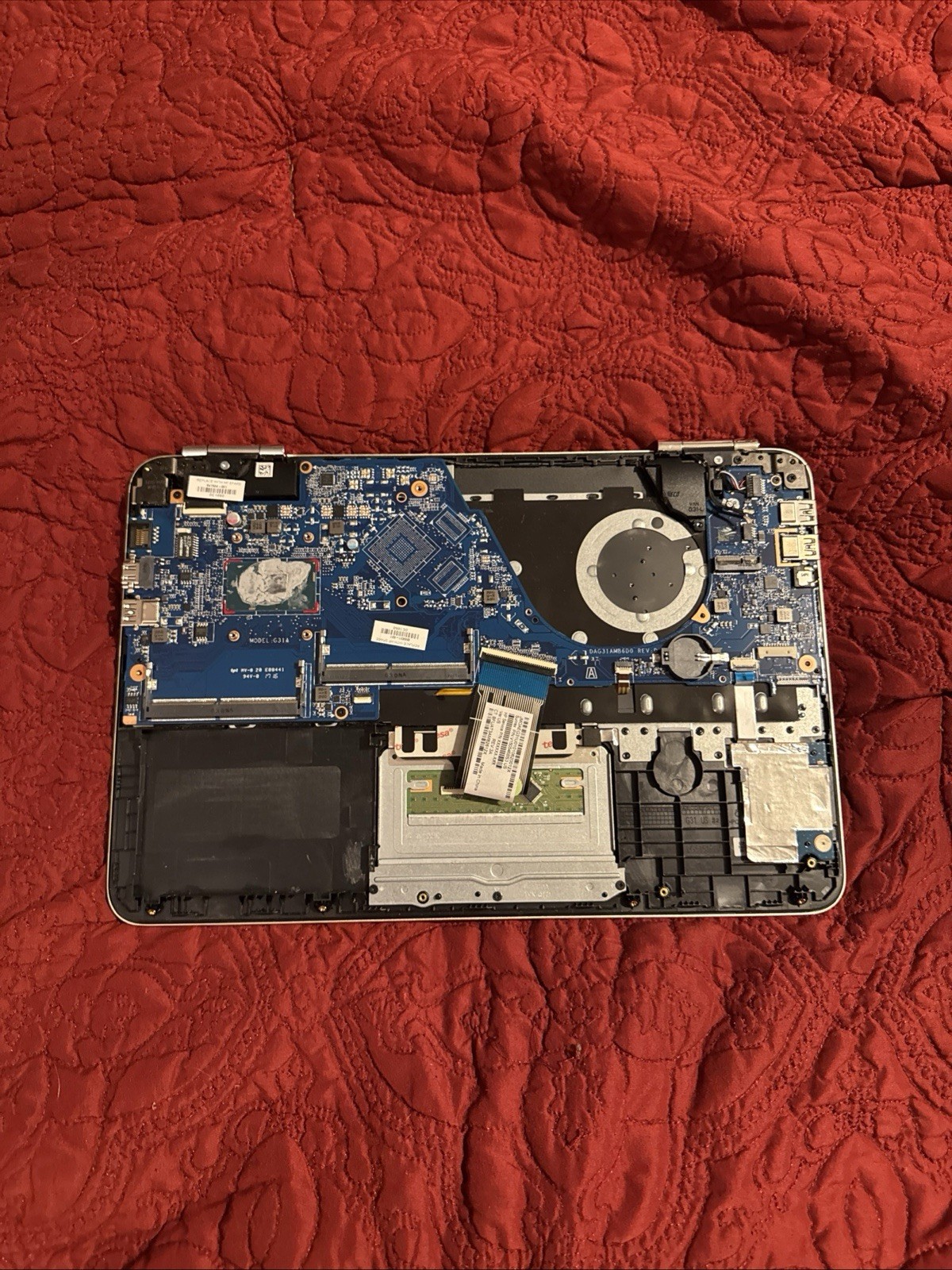 HP Pavilion 14-al061nr 14″ Laptop/Intel i3-6100U For Parts As Is