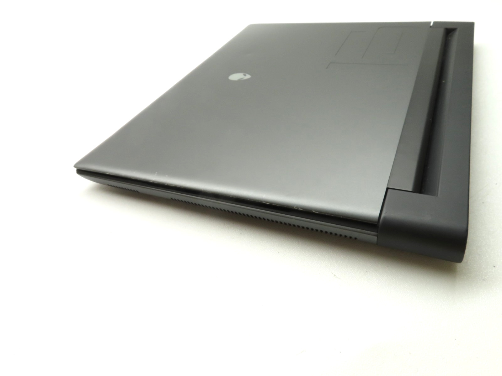 Alienware M16 R1 16″ Intel i7-13700HX 2.1GHz 16GB RAM 1TB SSD RTX 4070