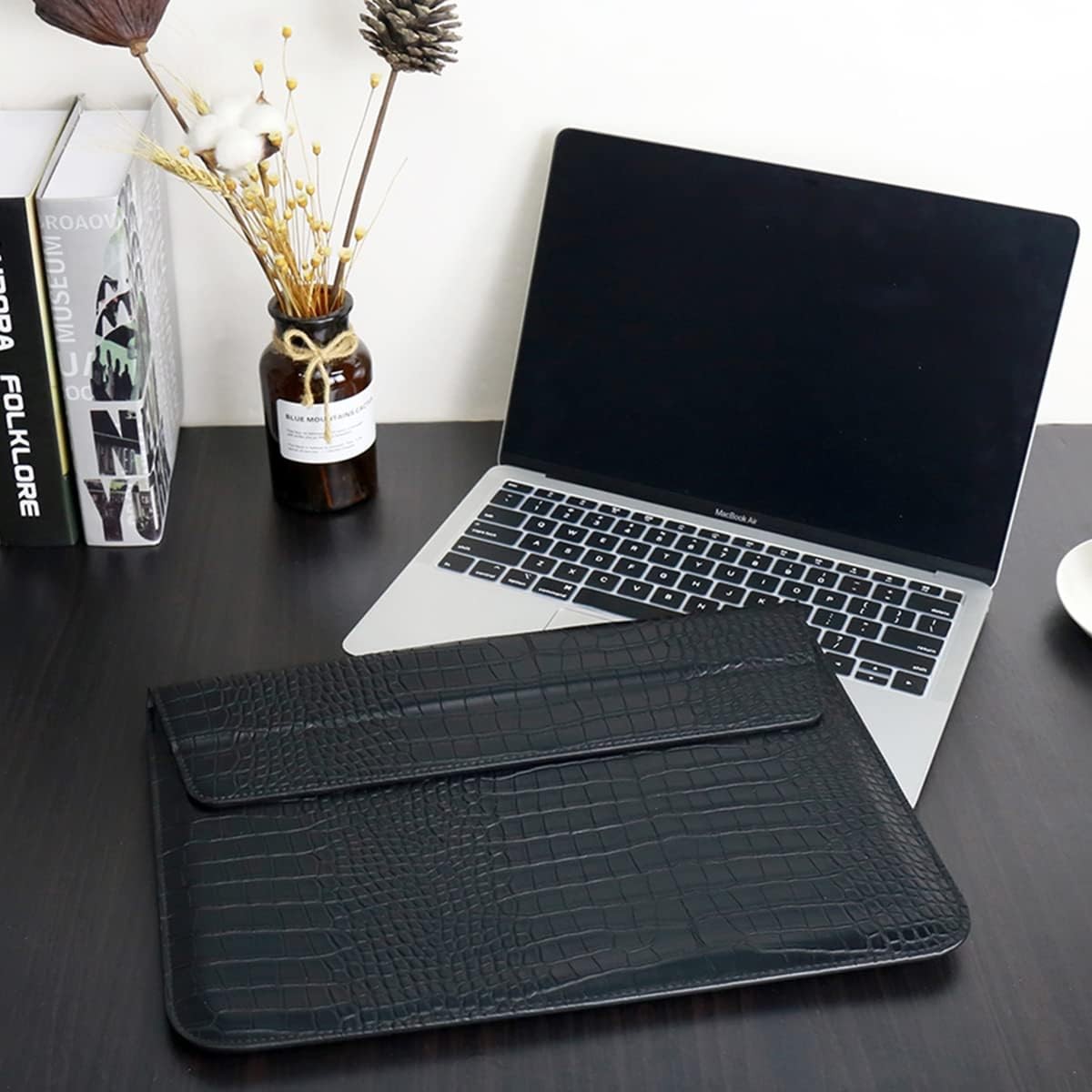 Flap Style Laptop Sleeve Case in PU Leather for MacBook Air 13.6 Neo A3404
