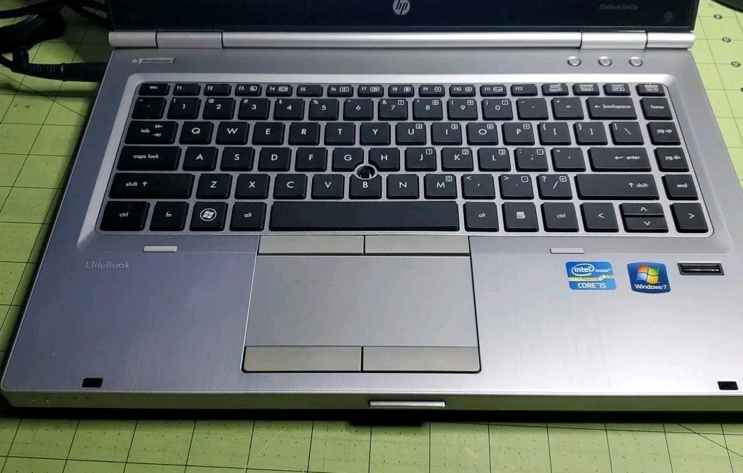 HP EliteBook 8560p Laptop / i7 2620M / NO HDD/ Password Locked For Repair/Parts