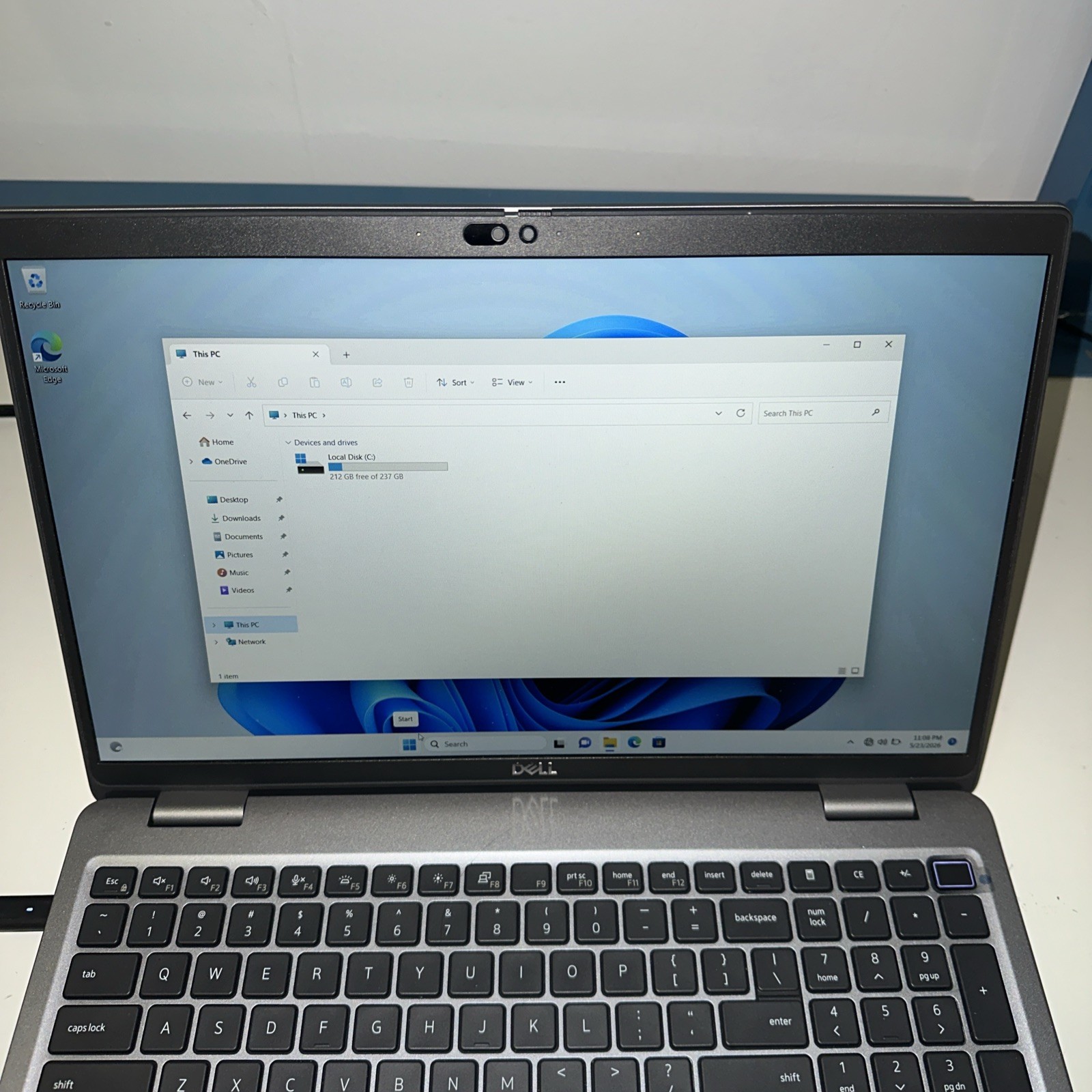 Dell Latitude 5540 15.6″ i7-1365U 16GB DDR4 256GB SSD Windows 11 Home in Gray