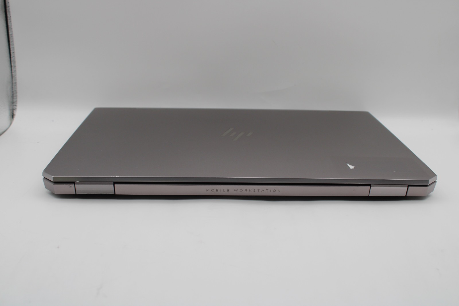 HP ZBook Studio G5 i9-9880H @ 2.3 GHz No RAM No SSD No OS *PARTS*BARE BONES*
