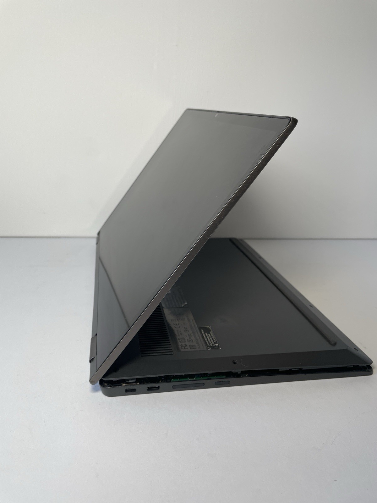 Lenovo Chromebook Flex 5 13.3″ 64GB Intel Core I3 10th Gen. 4GB RAM parts/repair