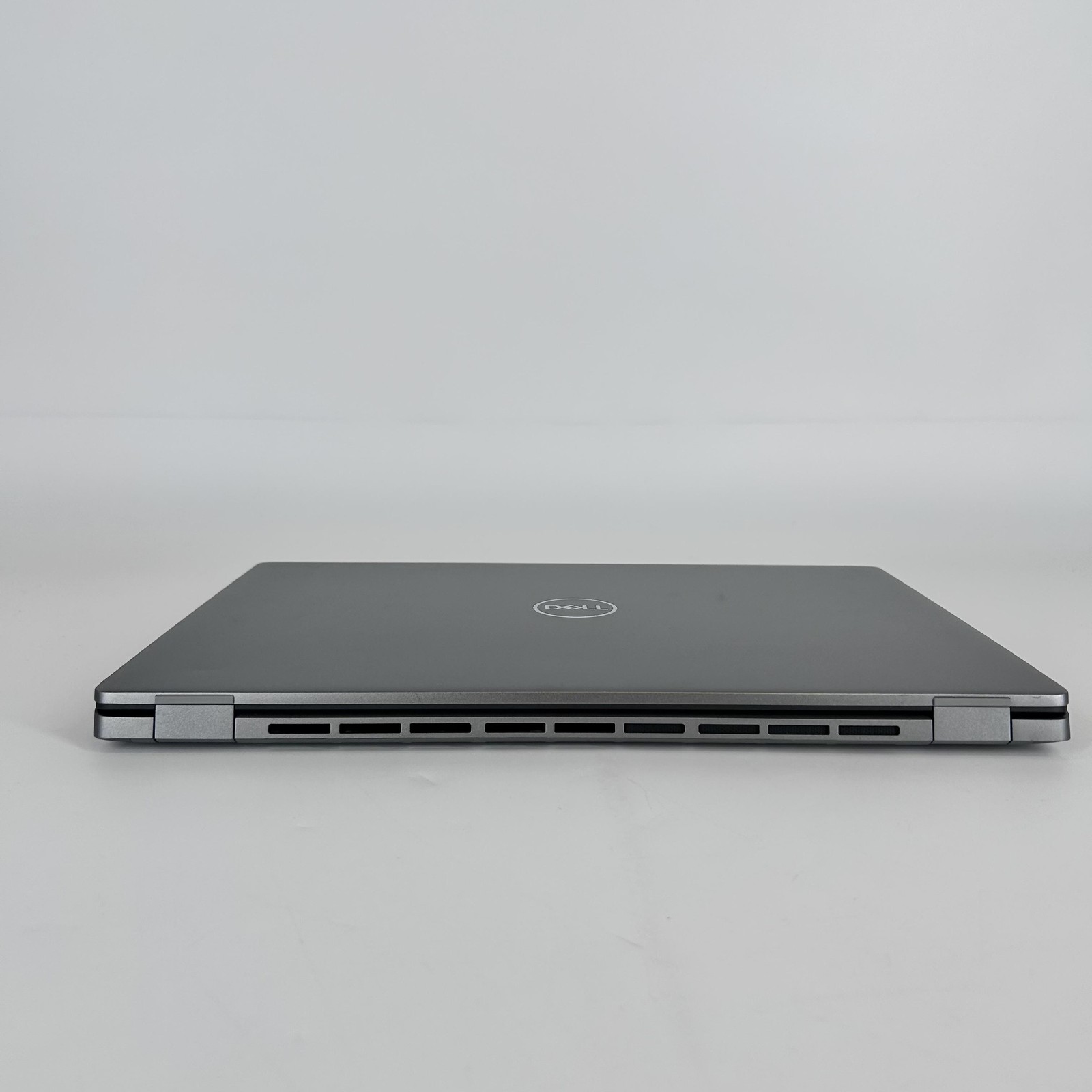 Dell Latitude 7640 16 Gray FHD+ 1.6 GHz i5-1345U 16GB 256GB SSD Good – LCD BLEED