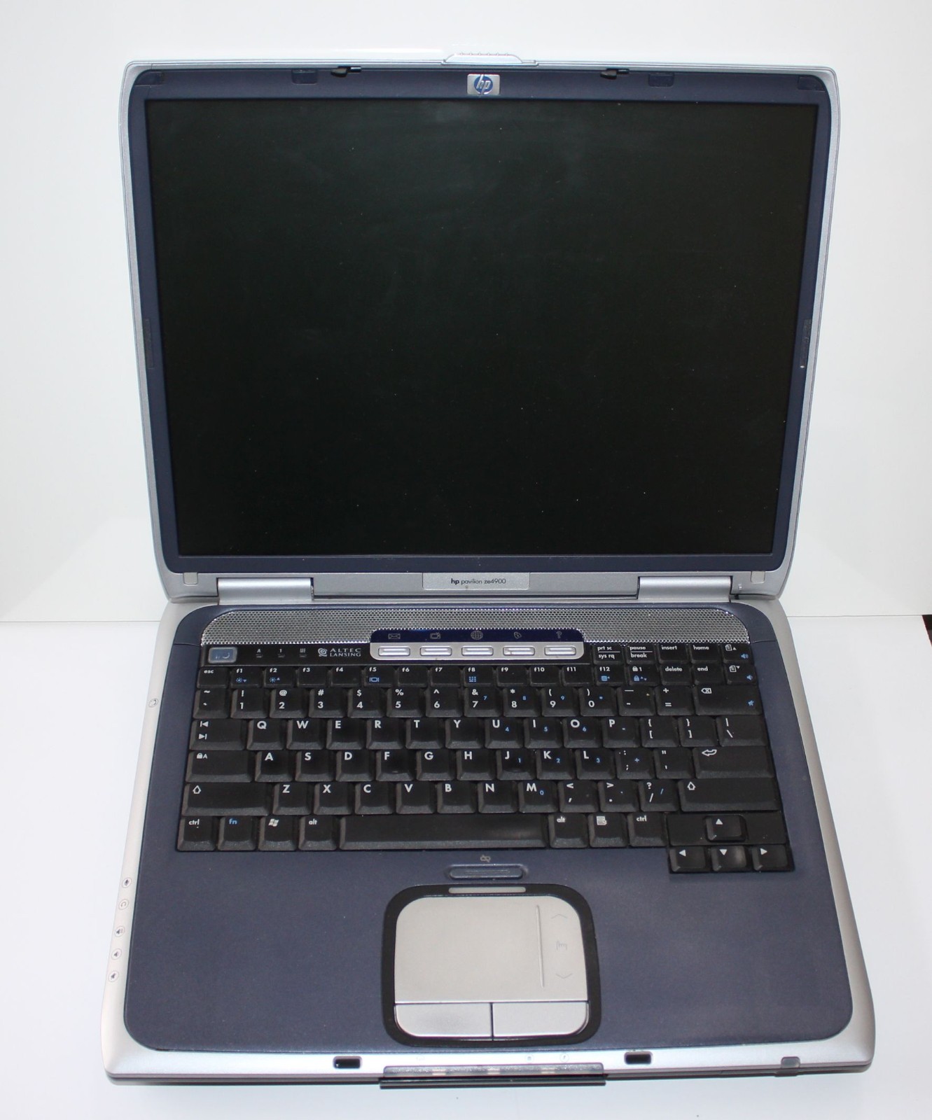 Old HP Pavilion ze4900 Laptop CELERON M for Windows XP – No HDD – As-Is