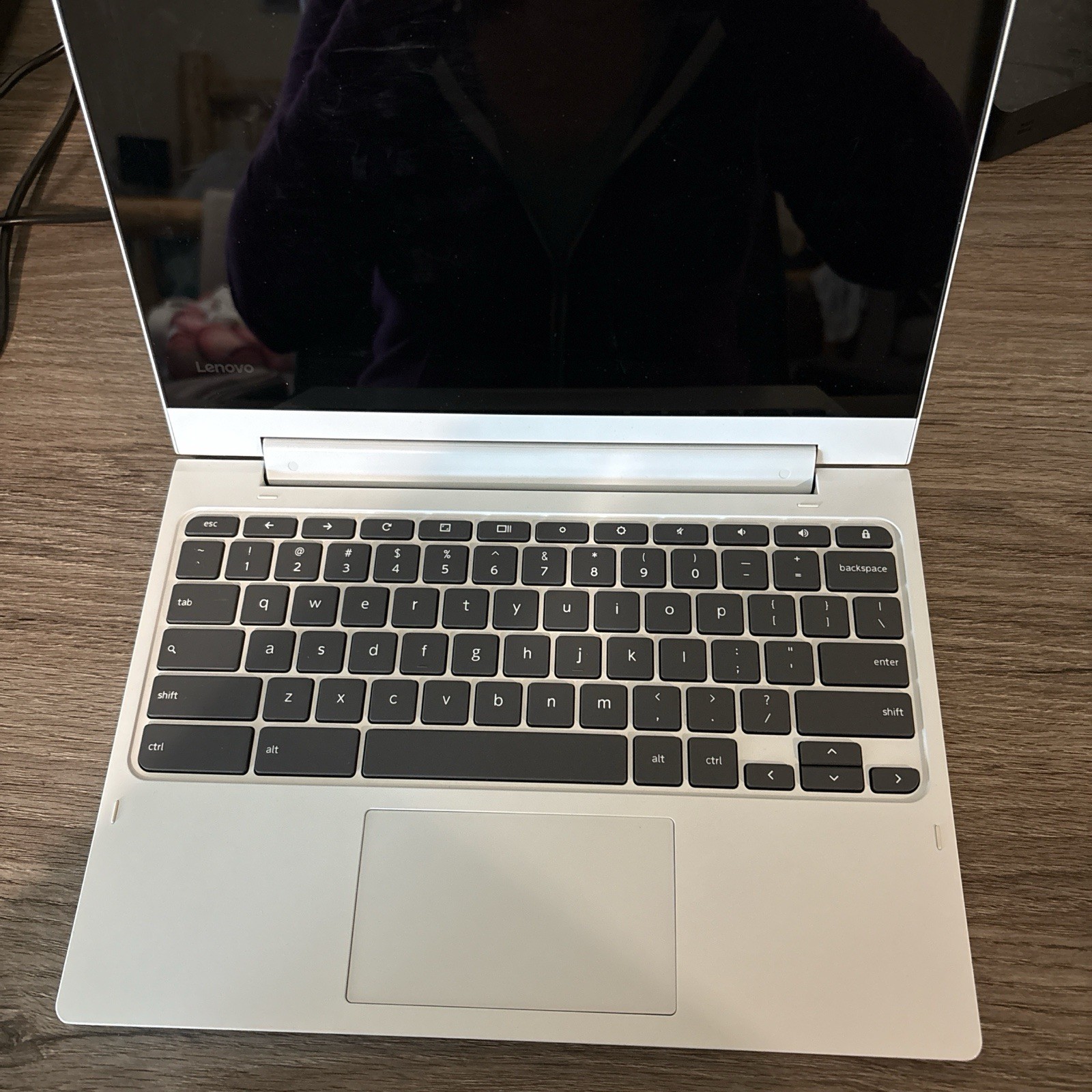 White Lenovo Chromebook Laptop with Charger. Folds Flat, In Very Good Condition