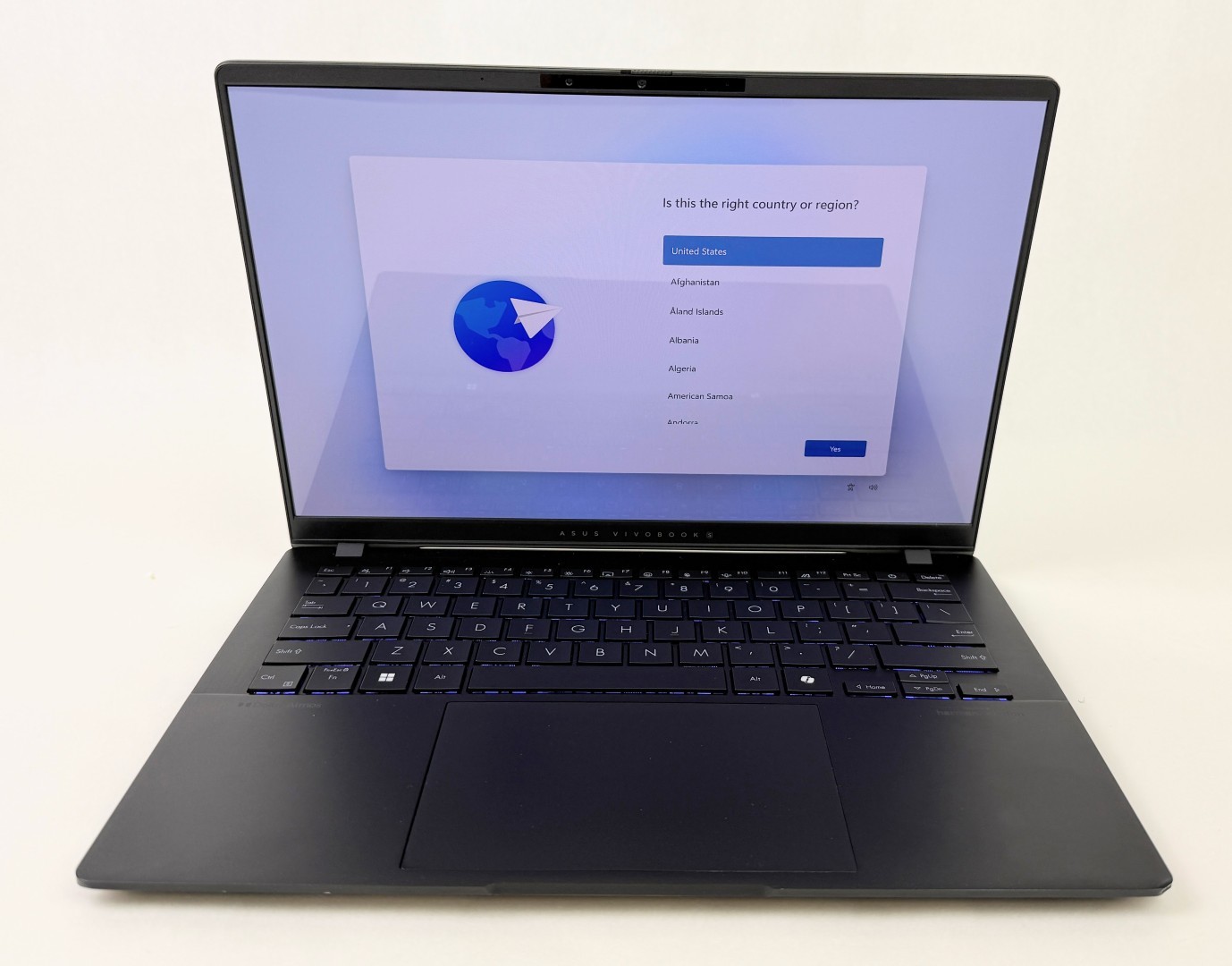 Asus VivoBook S14 M5406WA-IB96 14″ 2880×1800 Ryzen AI9 365 32GB RAM 1TB W11 Dent