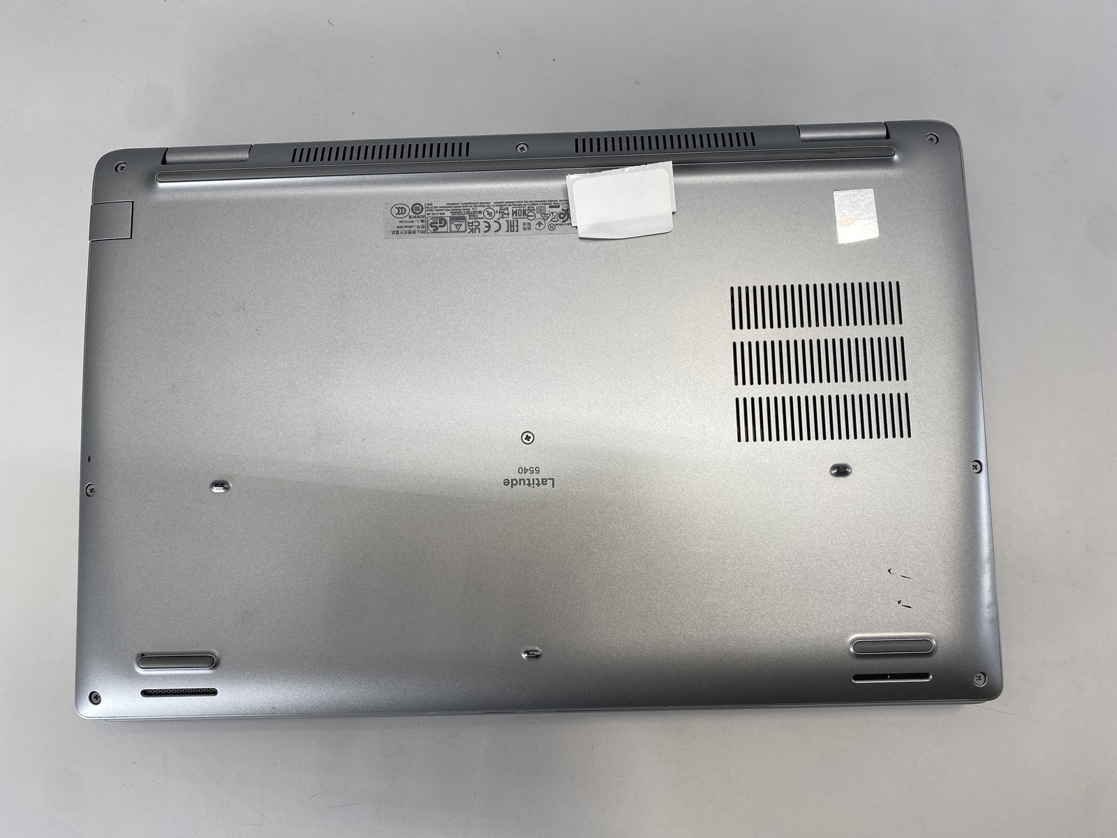 Dell Laptop Latitude 5540 15.6″ Intel Core i5-1345U 1TB – Gray