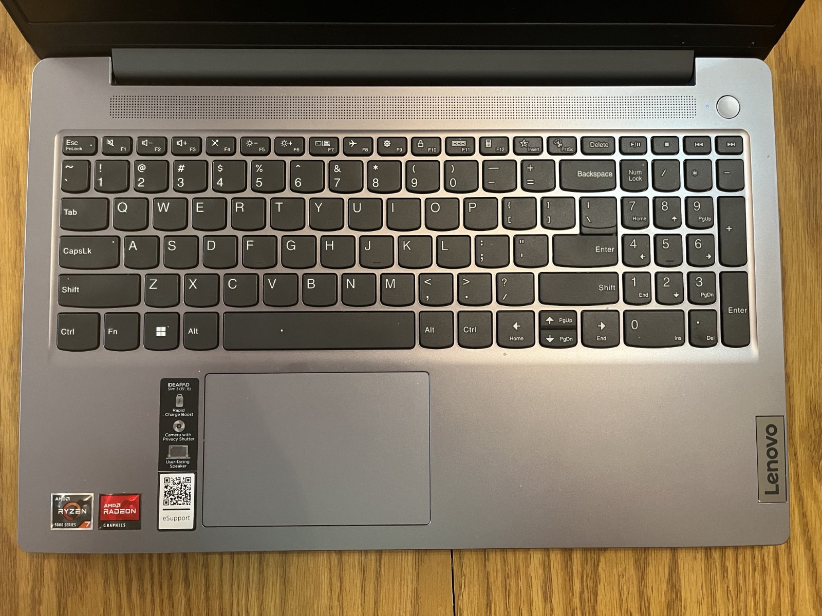 Lenovo IdeaPad Slim 3 15.6″ AMD Ryzen 7 5825U 2025 16GB RAM 512GB SSD Arcti Grey
