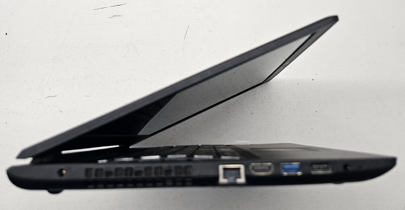 Lenovo IdeaPad 110-15ISK 15.6″ Laptop Intel i3-6100U 4GB Ram NO HD/OS (FL)