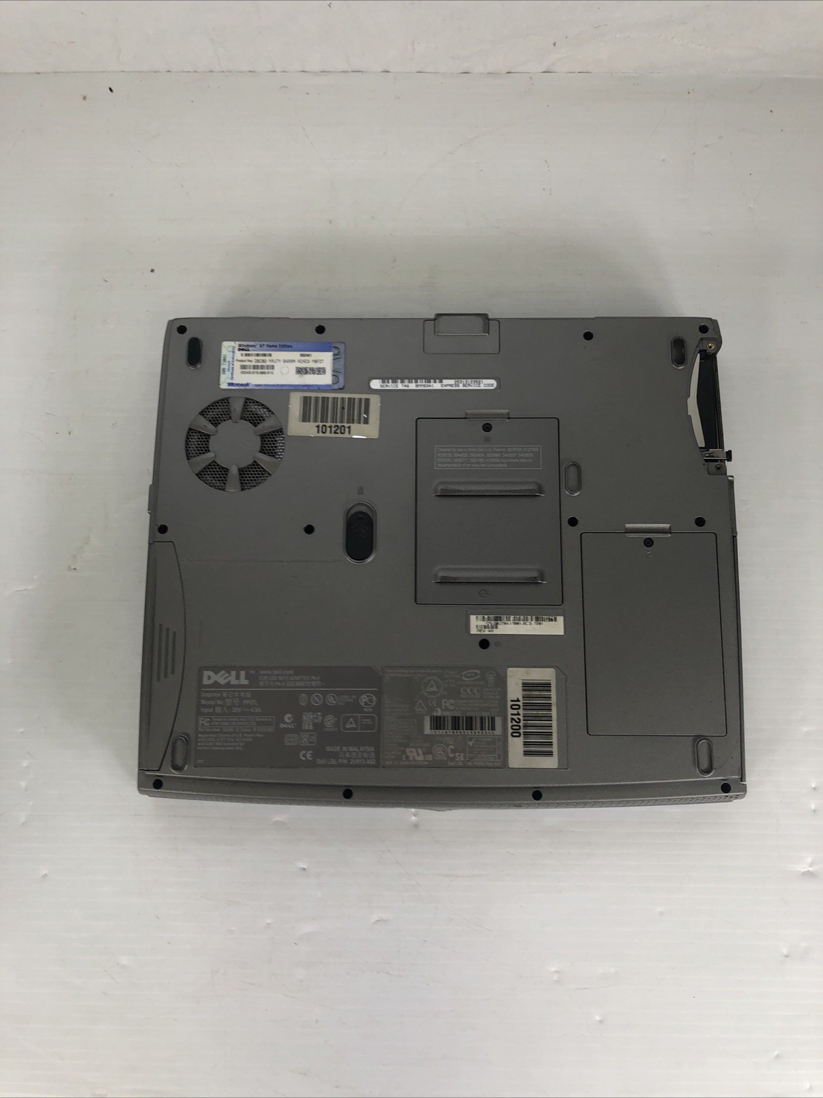 Dell Inspiron 1100 15.1″ Blue Intel Celeron 2.30 Ghz 128 KB No HDD/OS