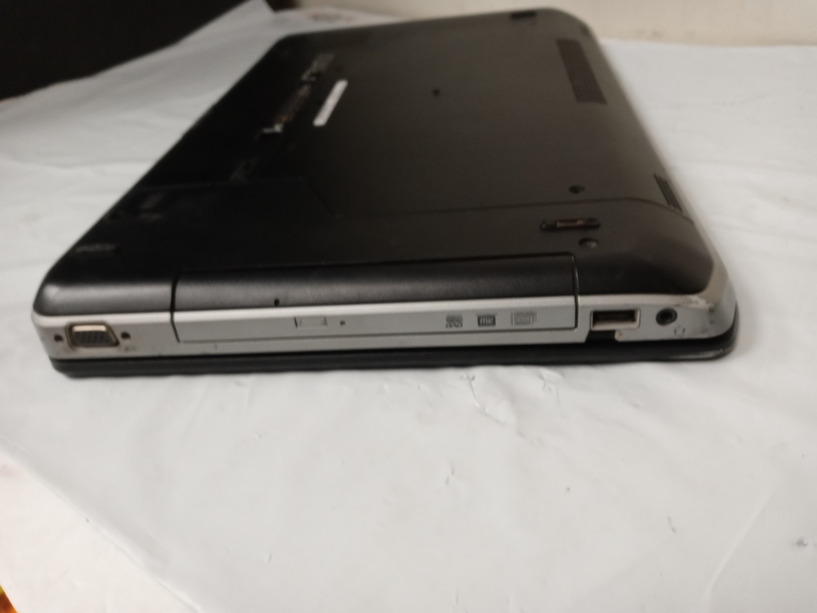 Dell Latitude E5520 i7-2620M CPU@2.7GHz 4GB RAM 0 GB HDD NoOS NO AC-ADAPTER