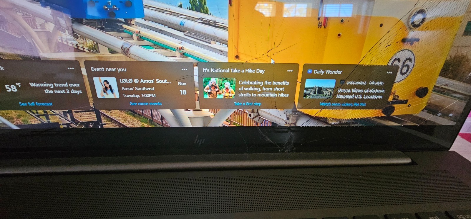HP Envy 17T-CR100 17.3″ Touch i7-13700H 16GB 512GB SSD W11H, Touch but has issue