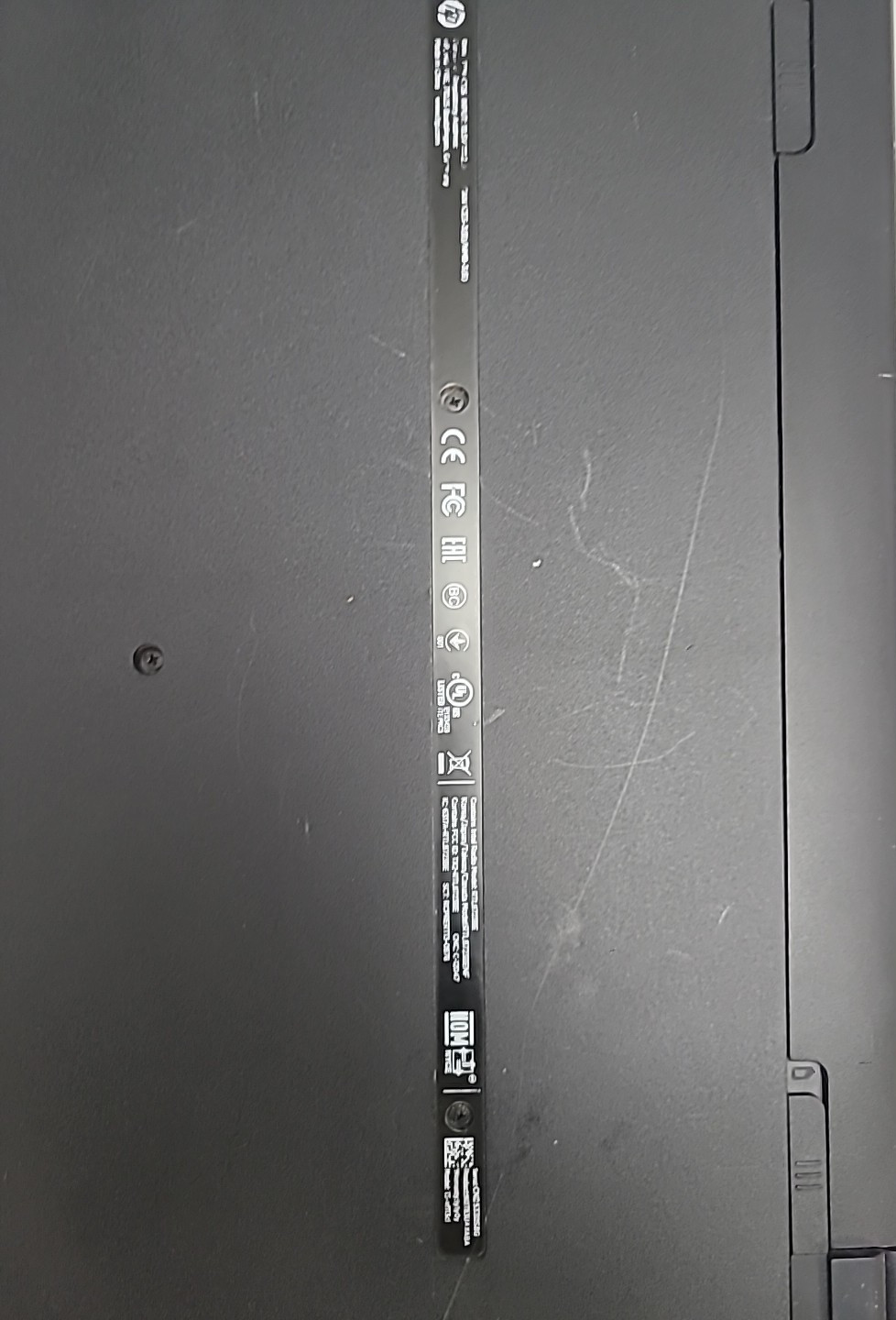 HP 15-AF113CL – AMD A8-7410 @ 2.20GHz /6GB RAM /1TB HDD /Win 10 Home