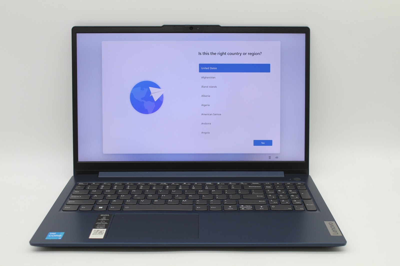 Lenovo IdeaPad Slim 3 15IRU8 Core i3-1315U 1.2GHz 8GB 256GB SSD PC1795838