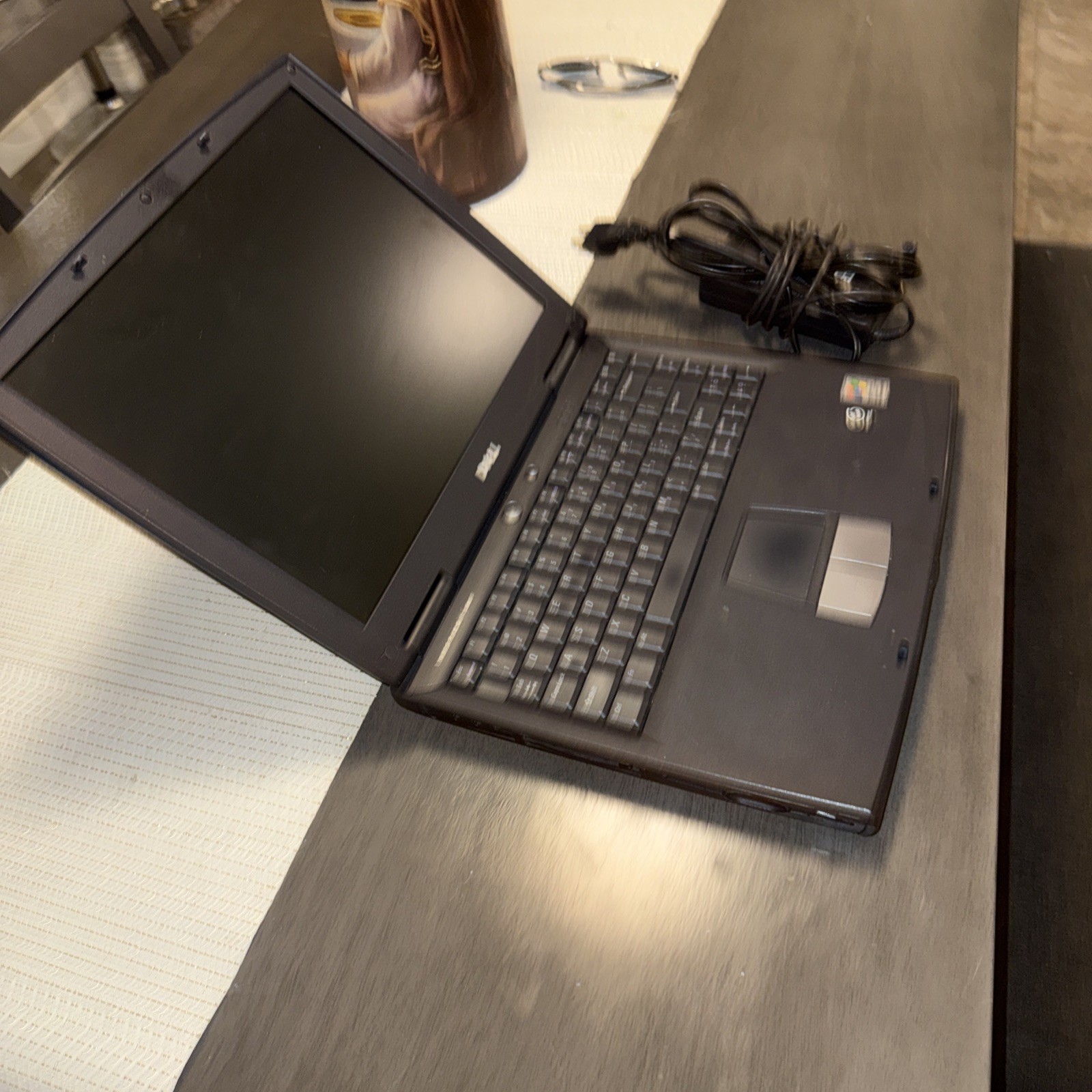 Dell Inspiron 2650 14″ Celeron 1.5GHZ 256MB 30GB 3 1/2 Floppy Disc Window XP