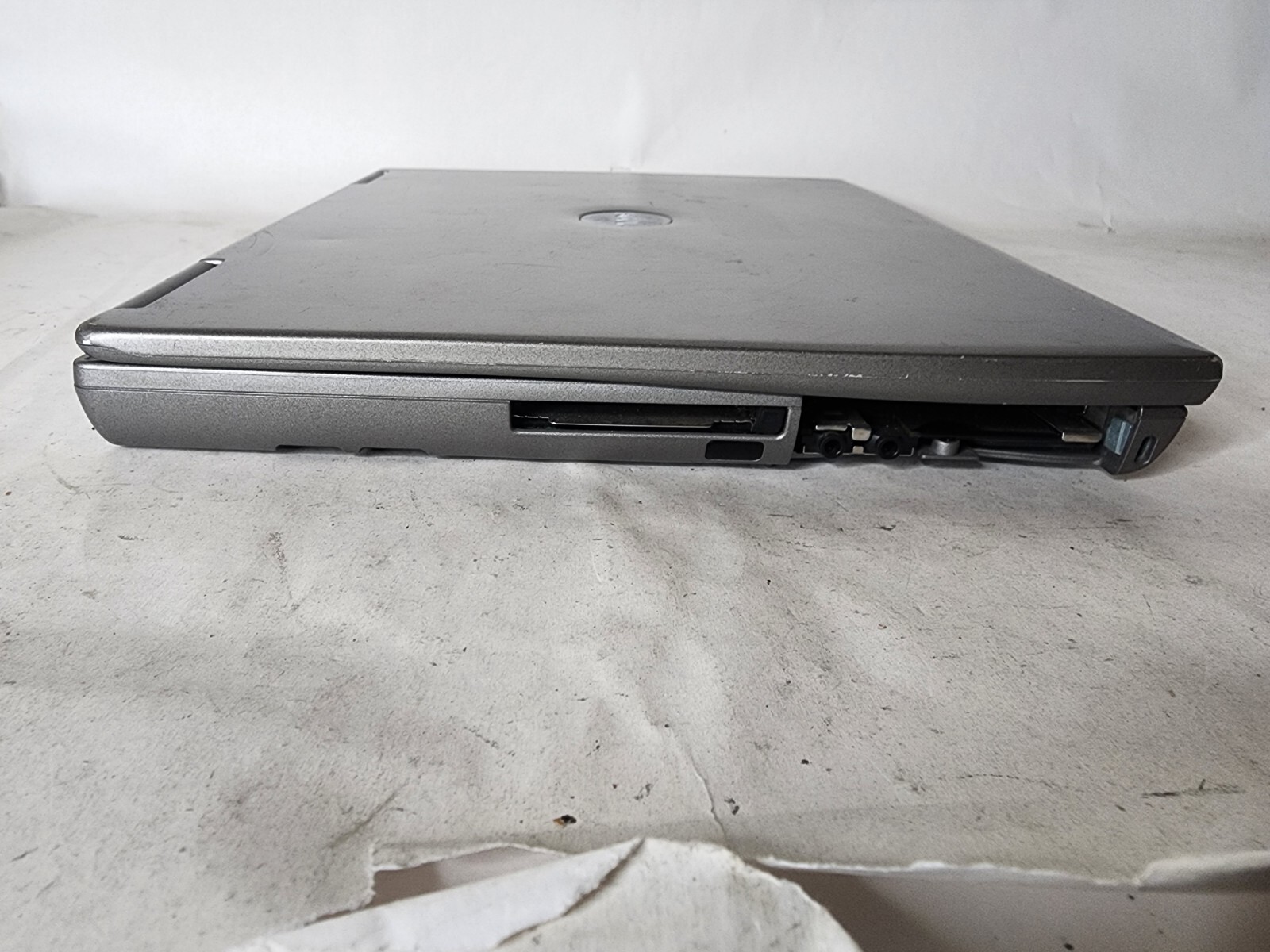 Dell Latitude D600 Pentium M 1.40GHz, No Hdd No Ram