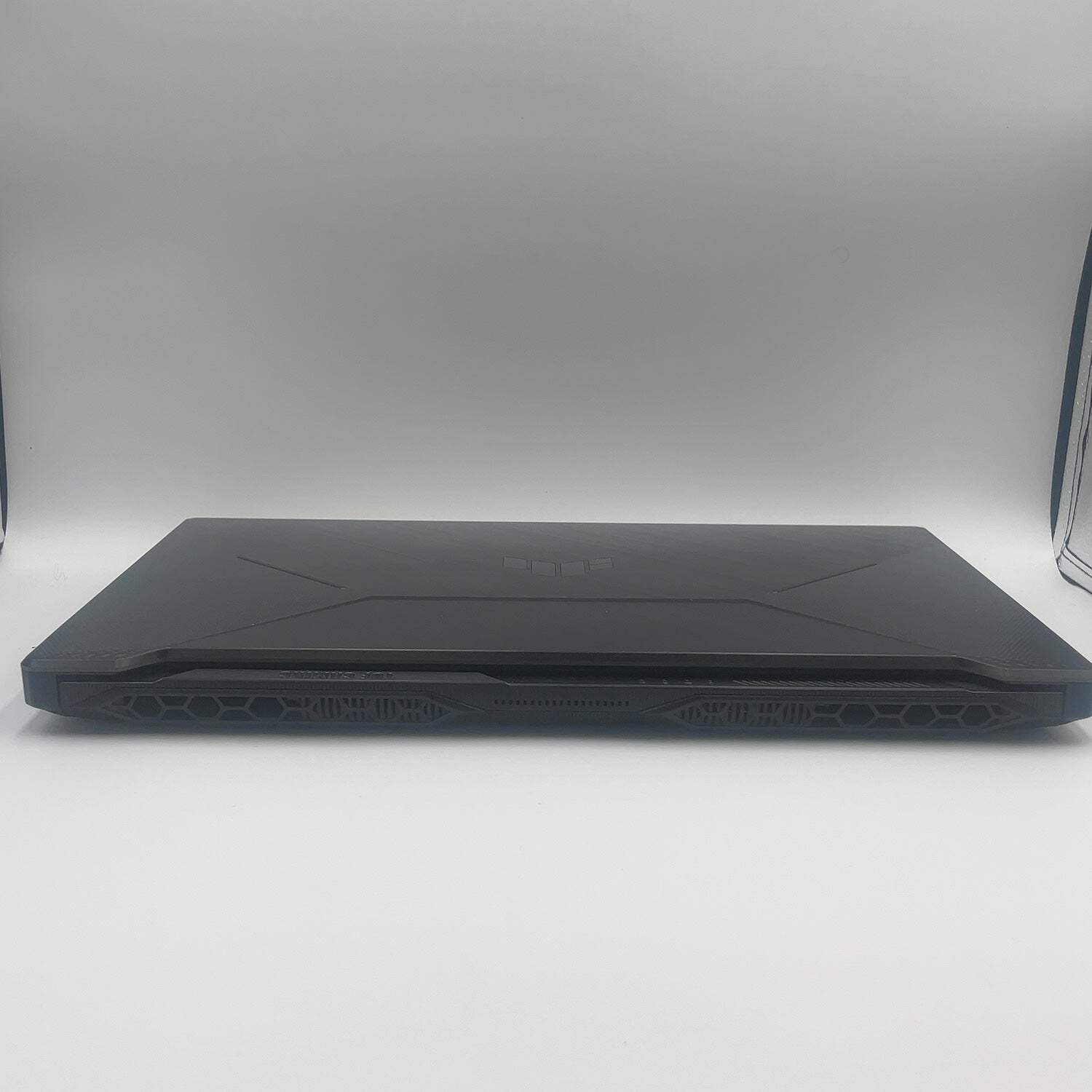 Asus TUF A17 FA706N 17.3″ Ryzen 5 7535HS 16GB RAM 512GB SSD GeForce RTX 2050