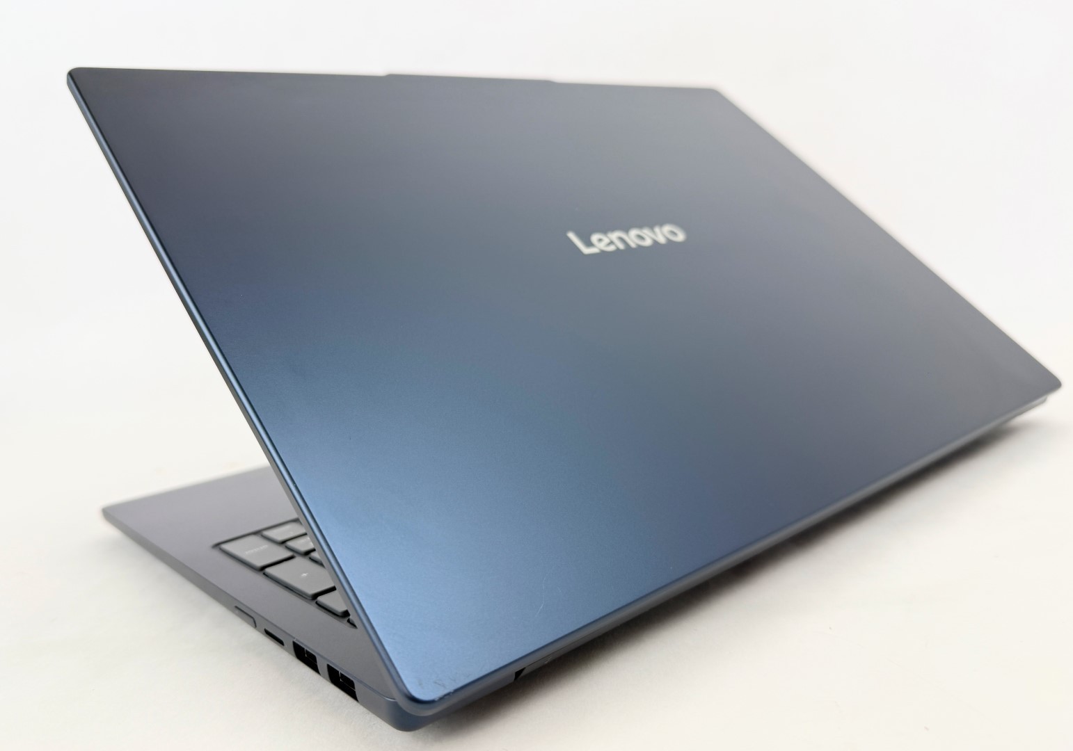 Lenovo IdeaPad Slim 5 16AKP10 16″ WUXGA Touch Ryzen AI 7 350 16GB 1TB SSD W11H