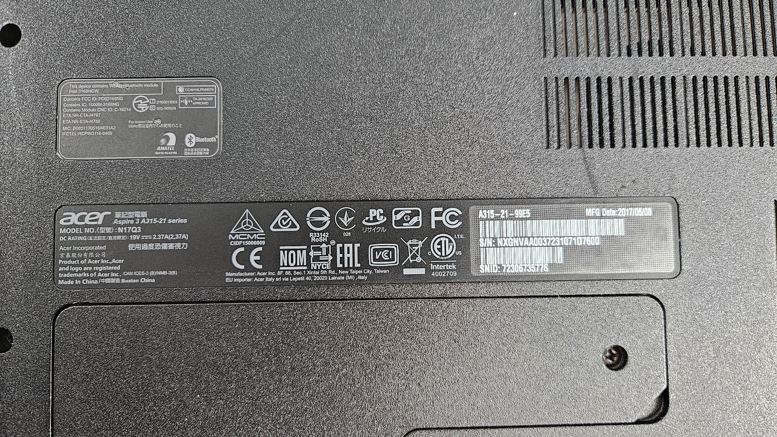 Acer Aspire A315-21-99ES 15.6″ Laptop AMD A9 128GB SSD 4GB RAM NO OS Bad Battery