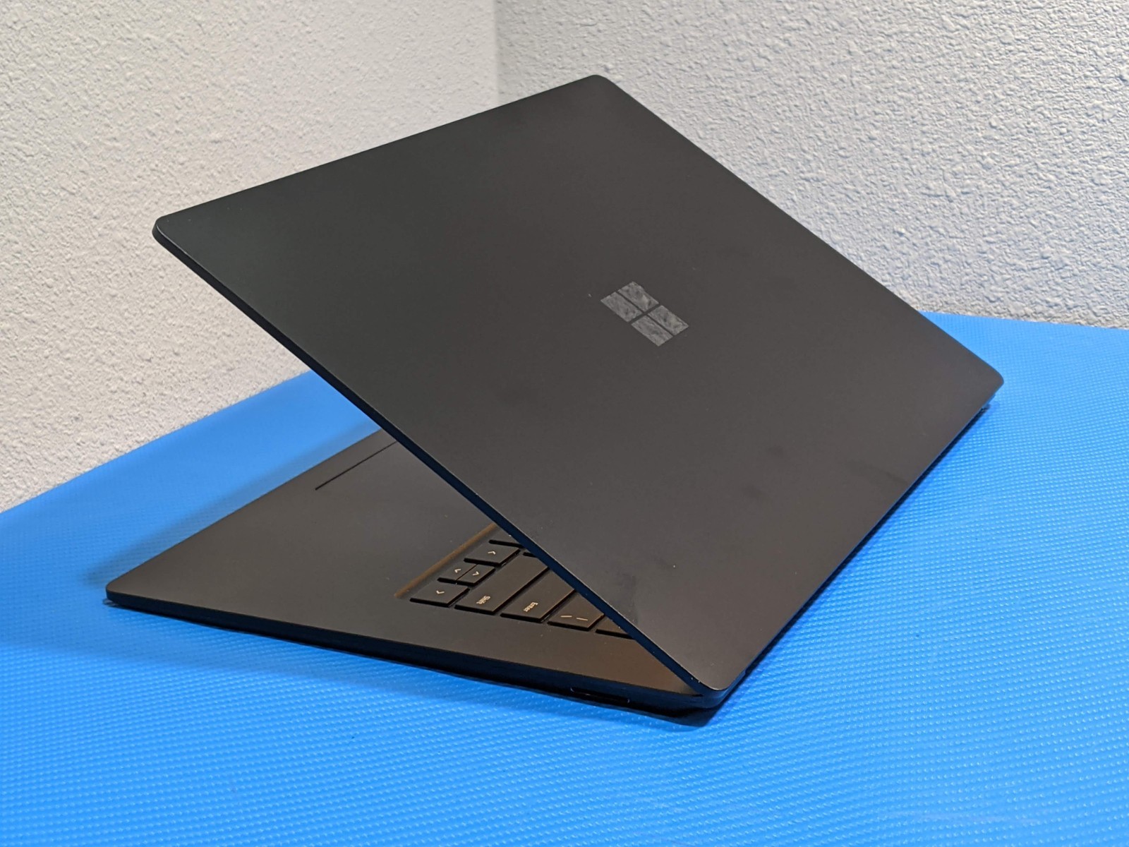 MS Surface Laptop 5 1979 15″ 2496×1664 TOUCH i7-1265U 2.7GHz 32GB 1TB Win 11Pro