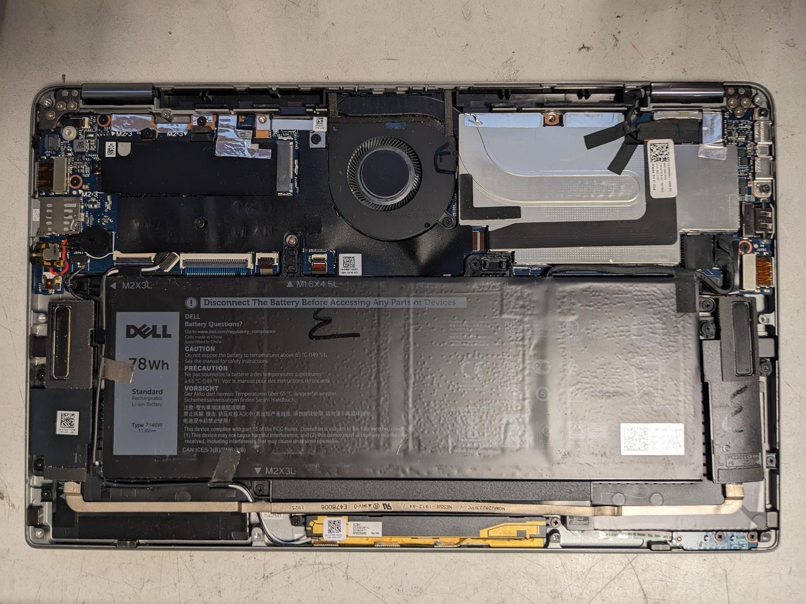 DELL LATITUDE 7400 2-IN-1 i5-8365U @ 1.60GHz, 16GB RAM, NO HDD/OS