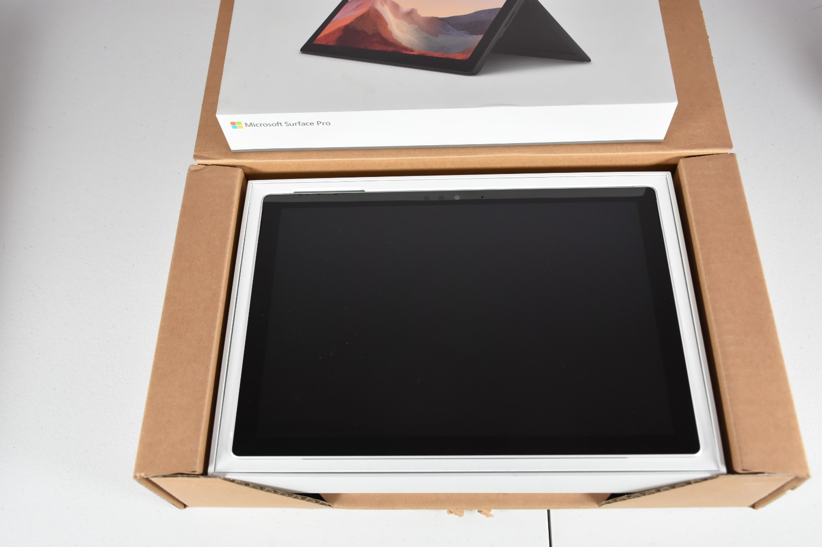 Microsoft Surface Pro 6 i5 8GB 128GB w/ Type Cover & Pen – Win 10 – Bundle