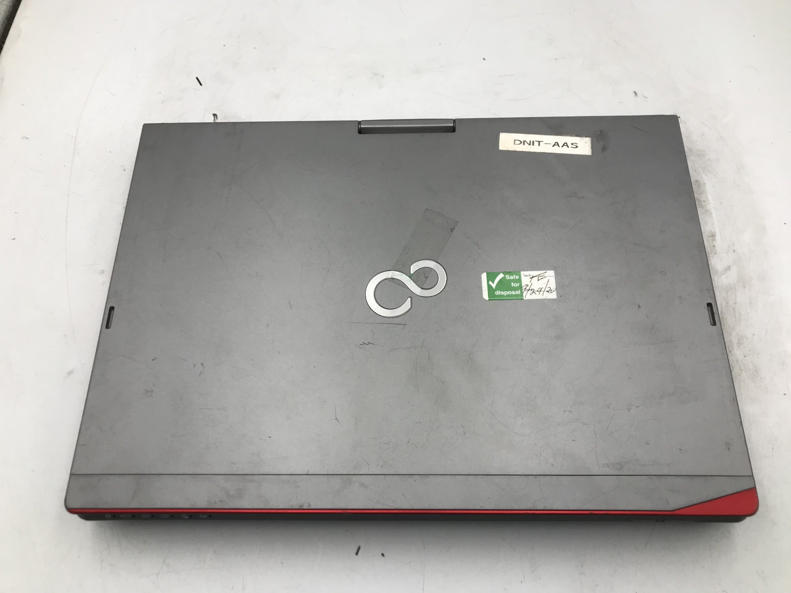 FUJITSU LIFEBOOK TSERIES T726 -FOR PARTS/NO BOOT- INTEL I5 6TH GEN – 4GB RAM -BB