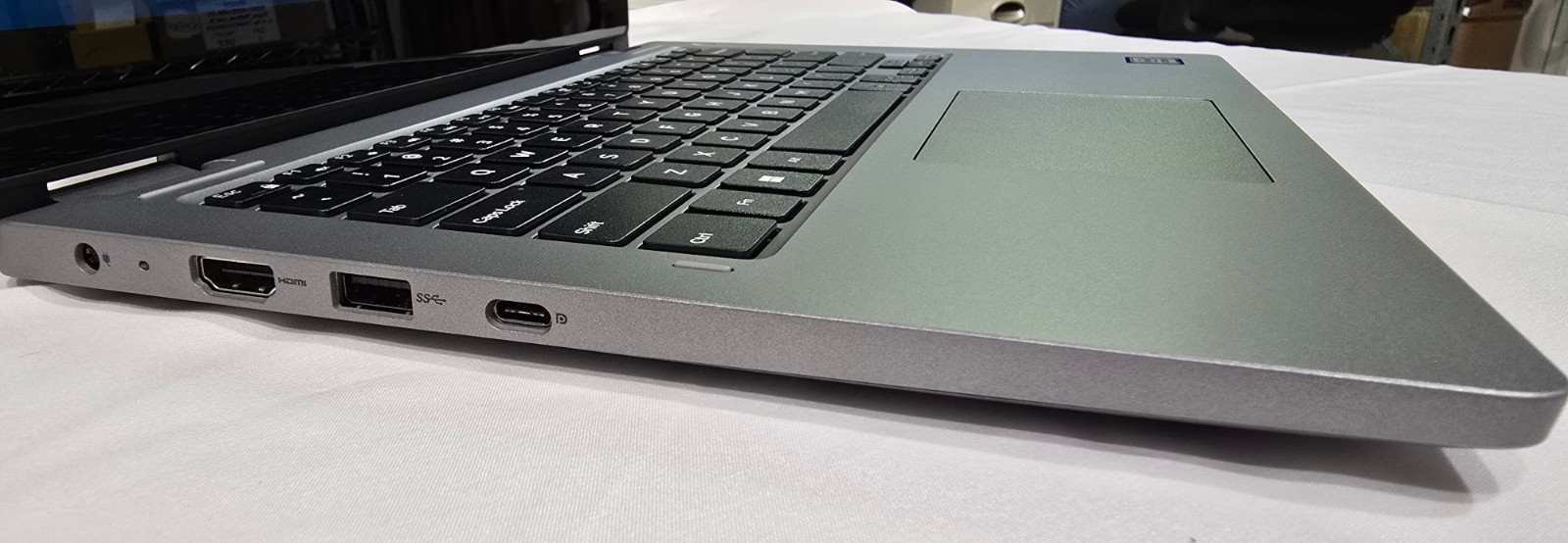 Dell Latitude 3310 2-in-1 Touchscreen 13.3″ FHD Laptop – i5-8265U 8GB 256GB SSD